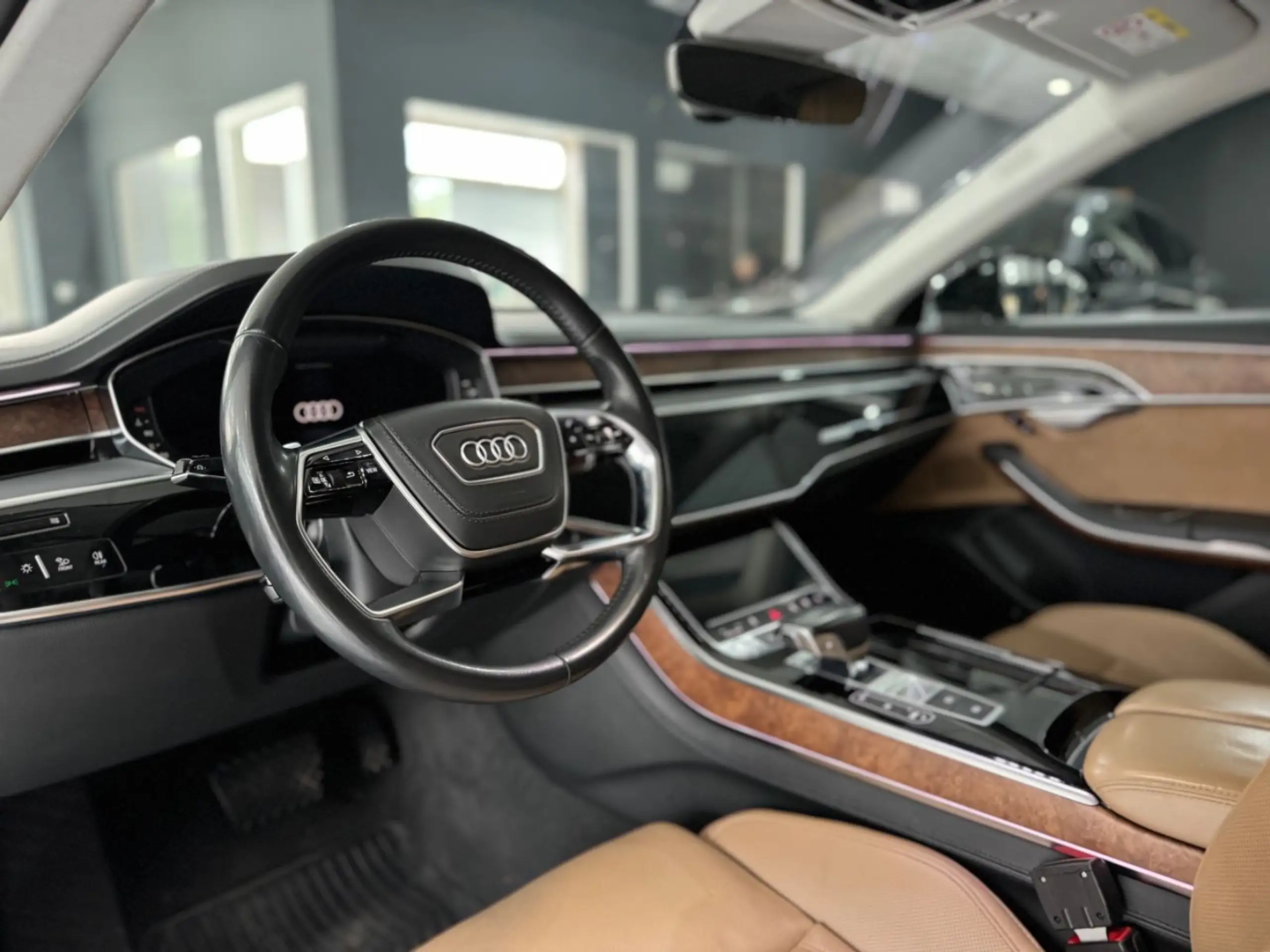 Audi - A8