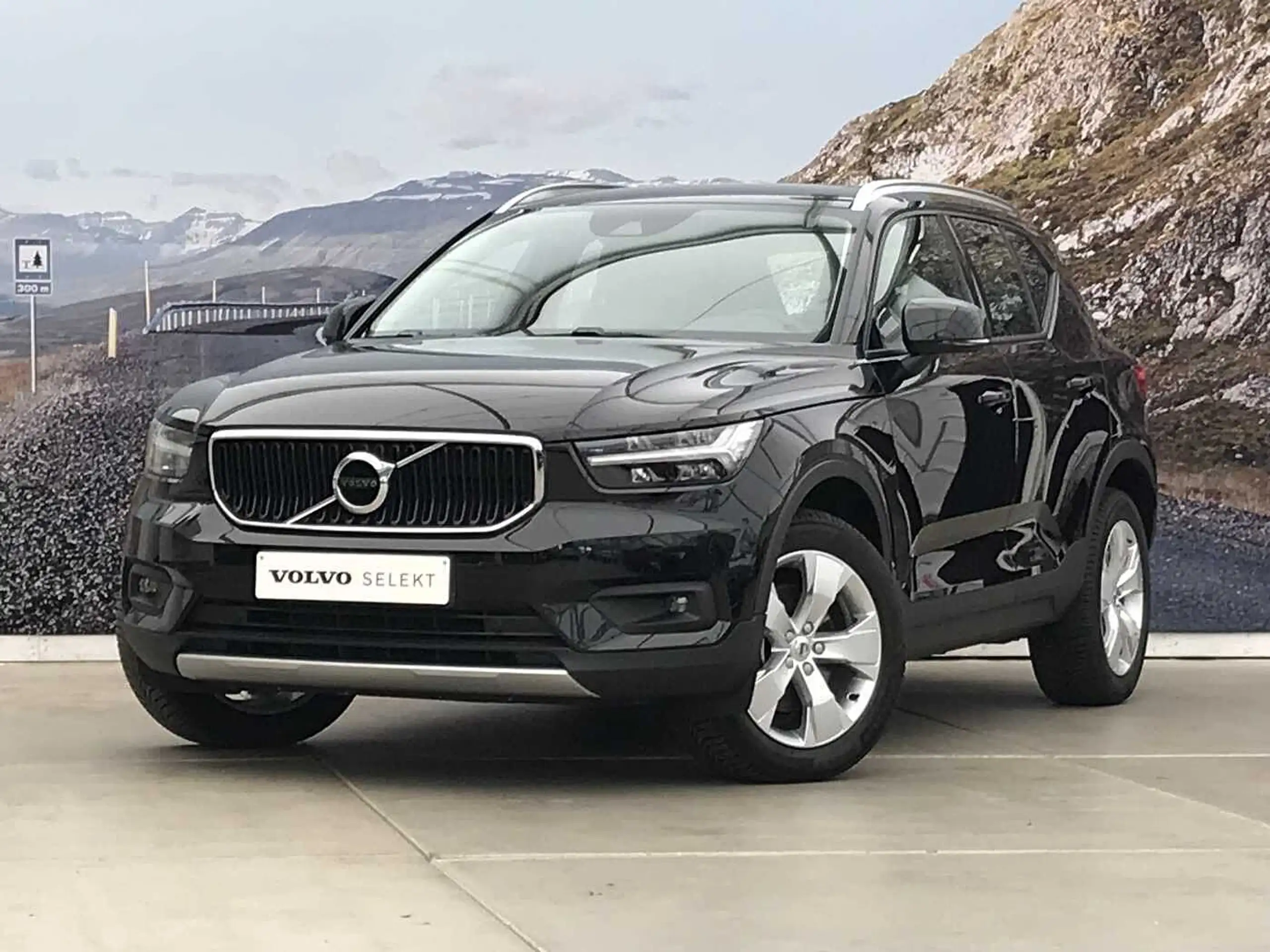 Volvo - XC40