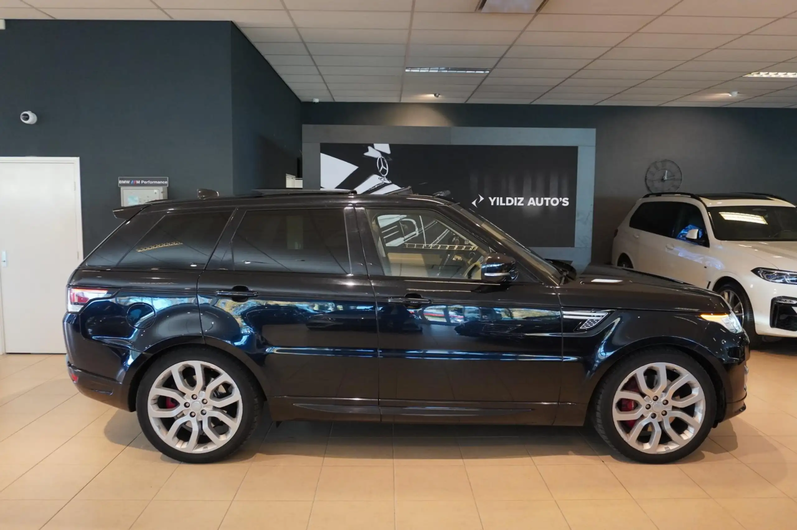 Land Rover - Range Rover Sport