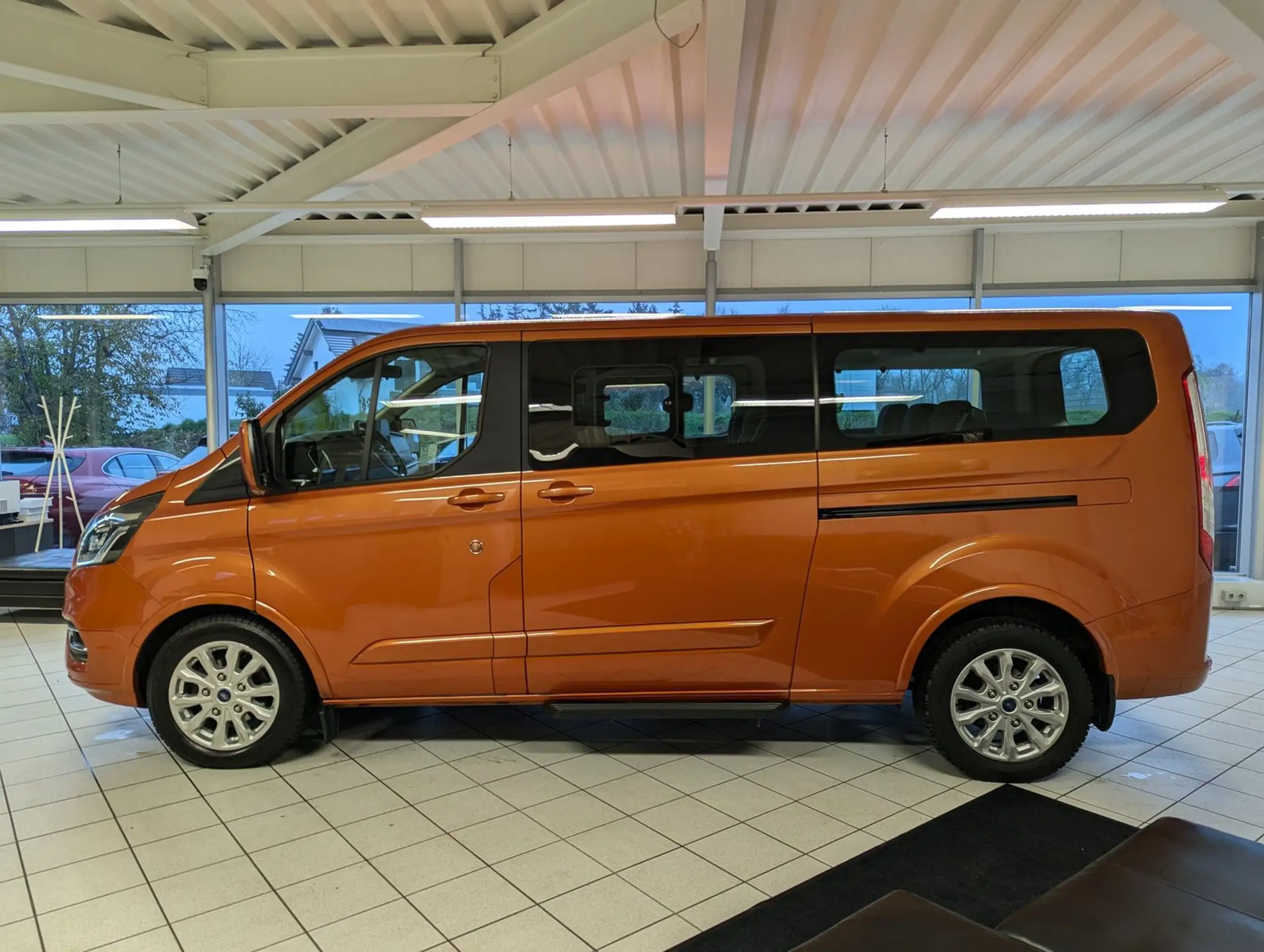 Ford - Tourneo Custom