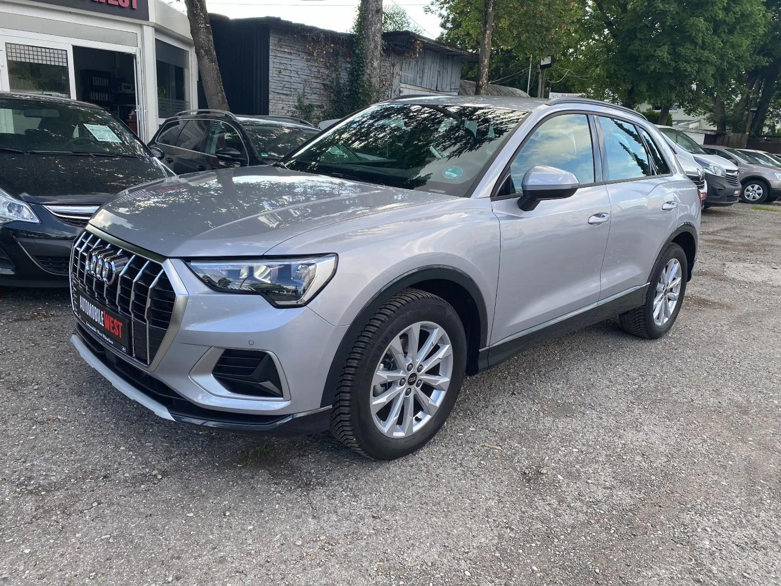 Audi - Q3