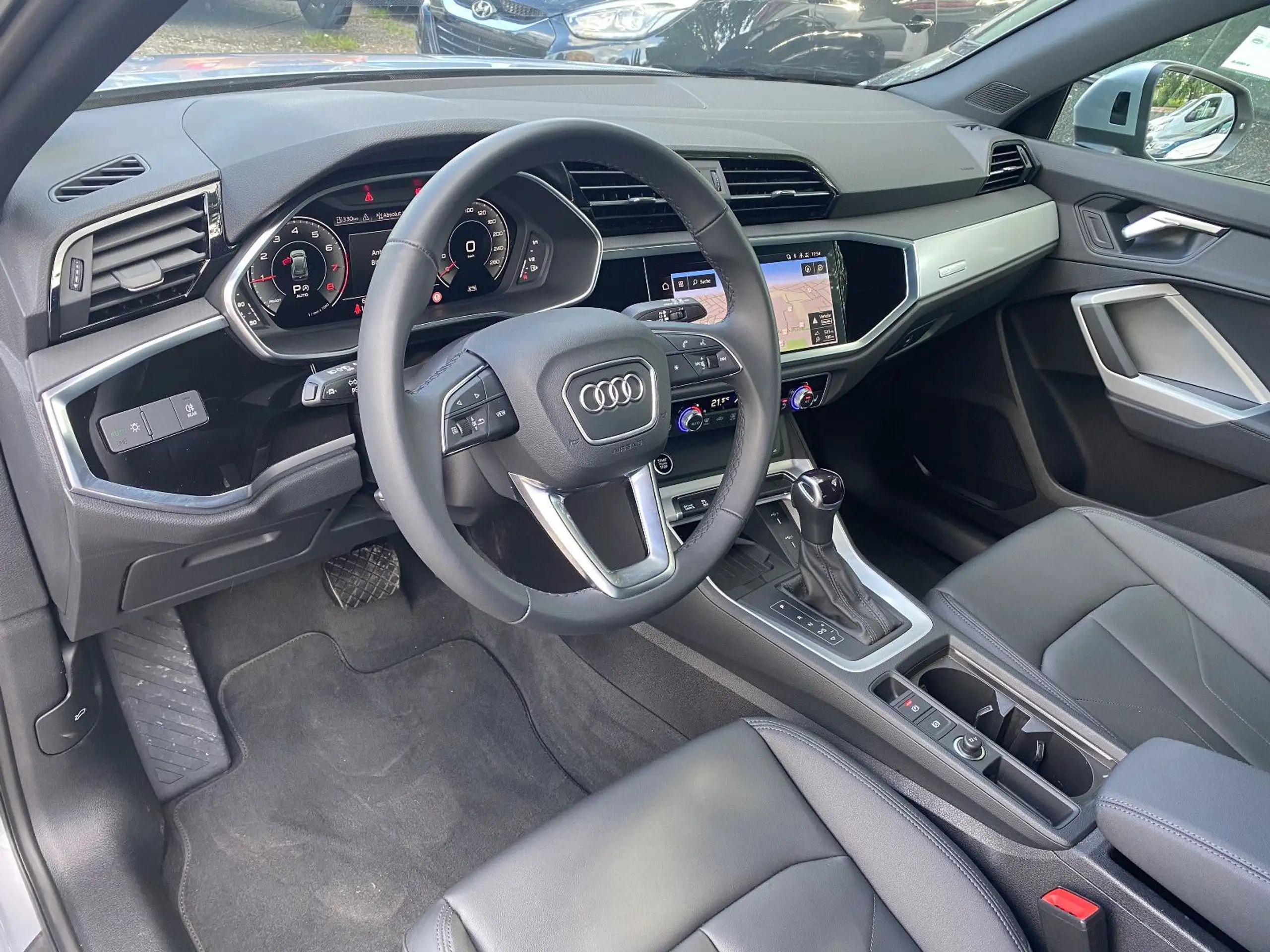 Audi - Q3