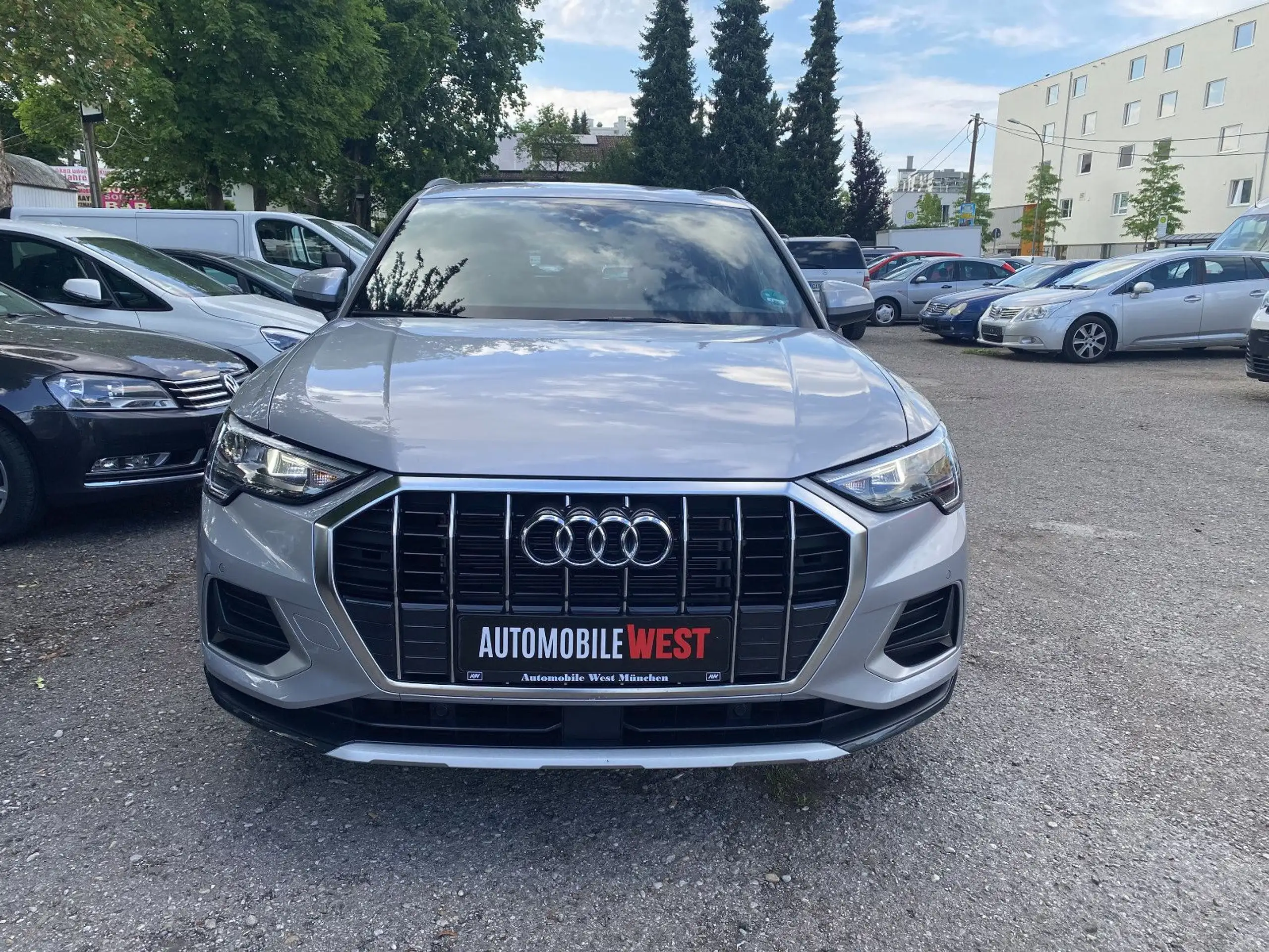 Audi - Q3