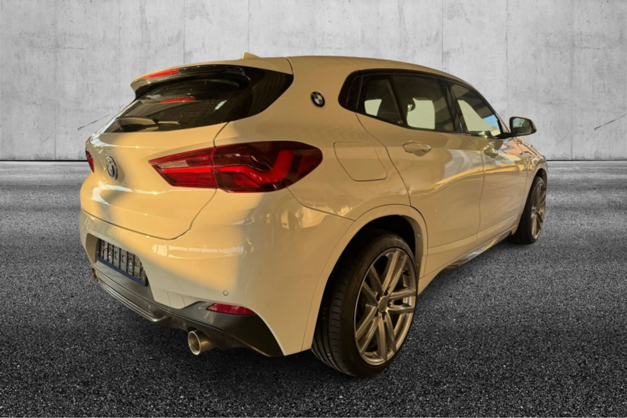 BMW - X2