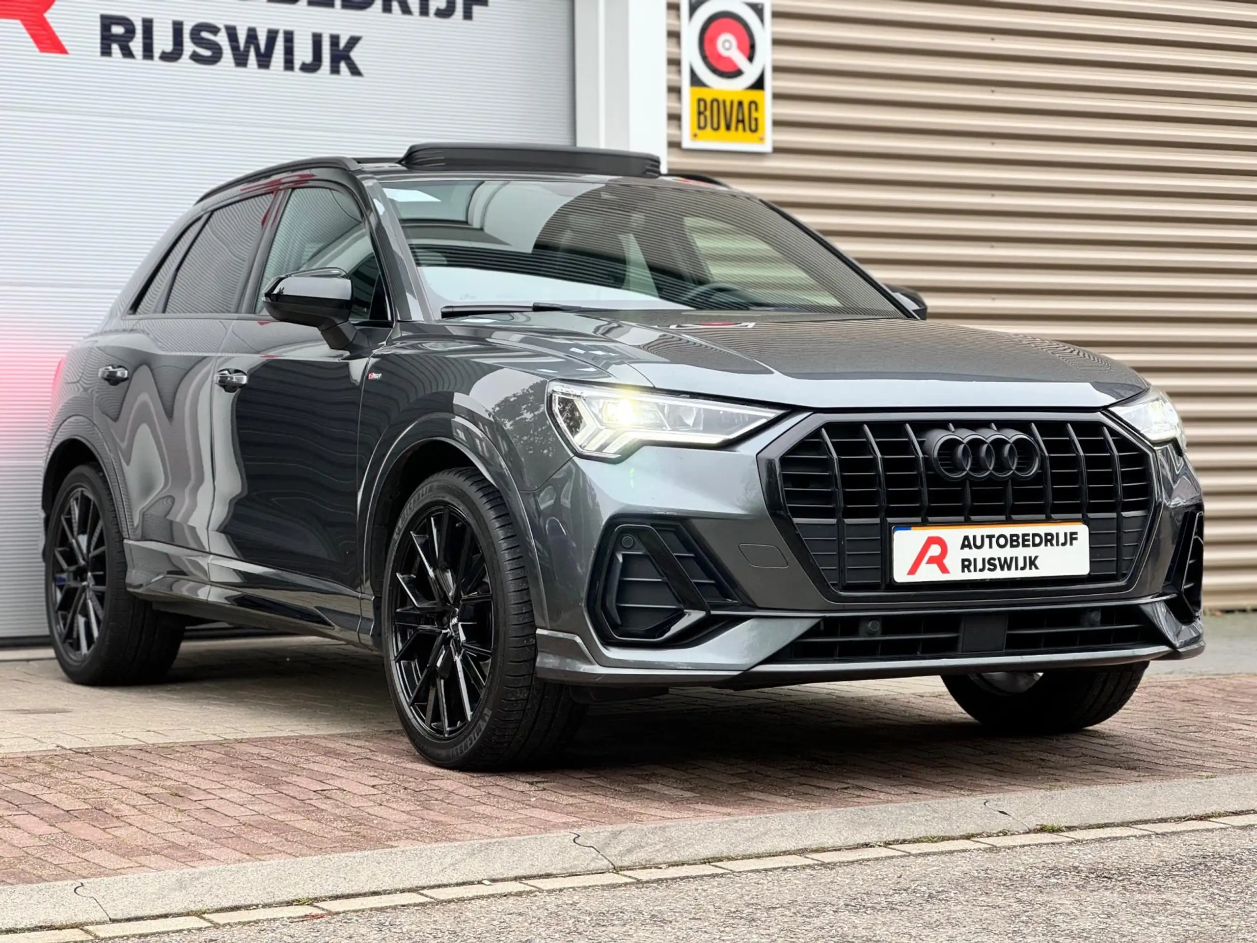 Audi - Q3