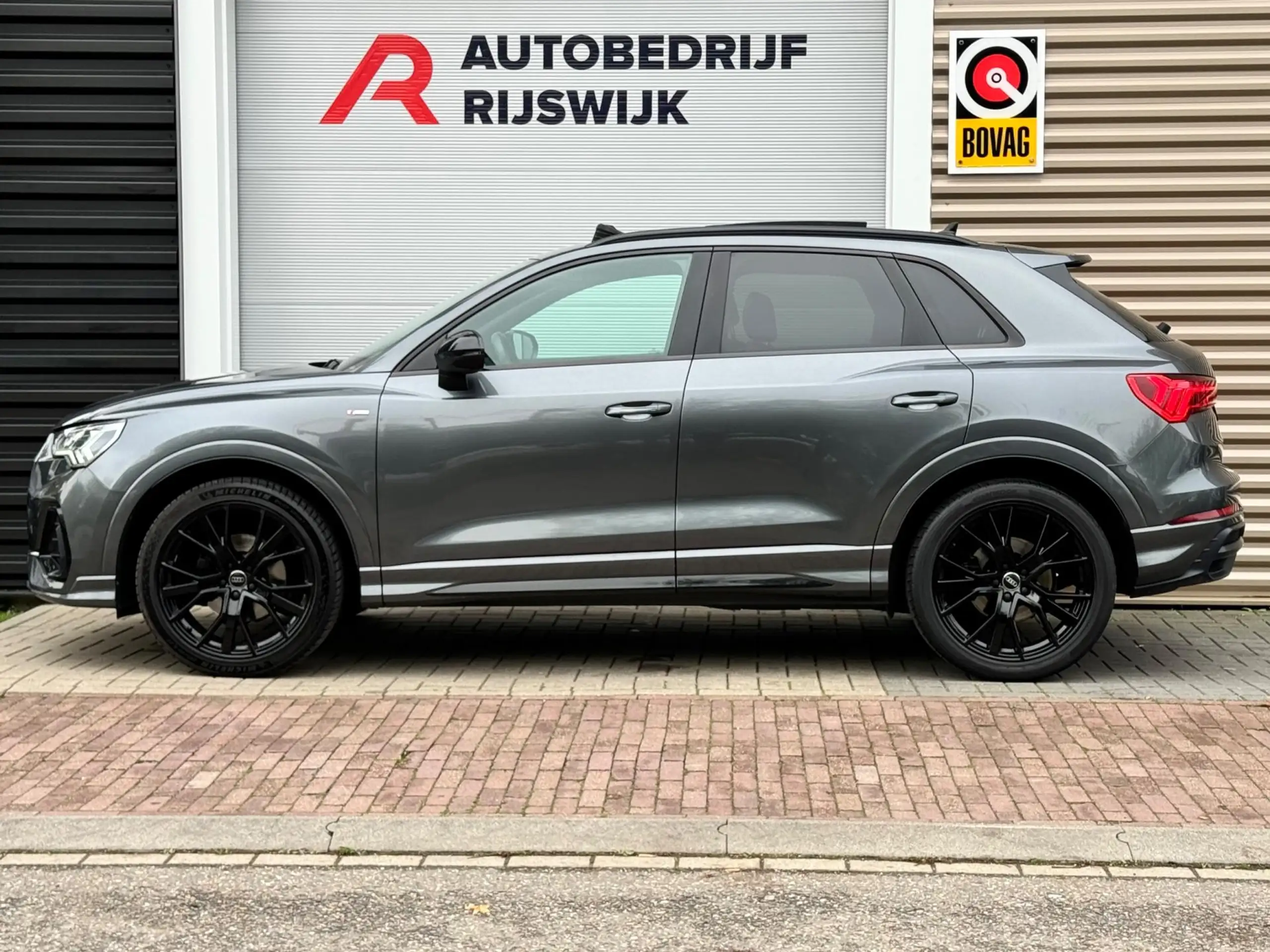 Audi - Q3