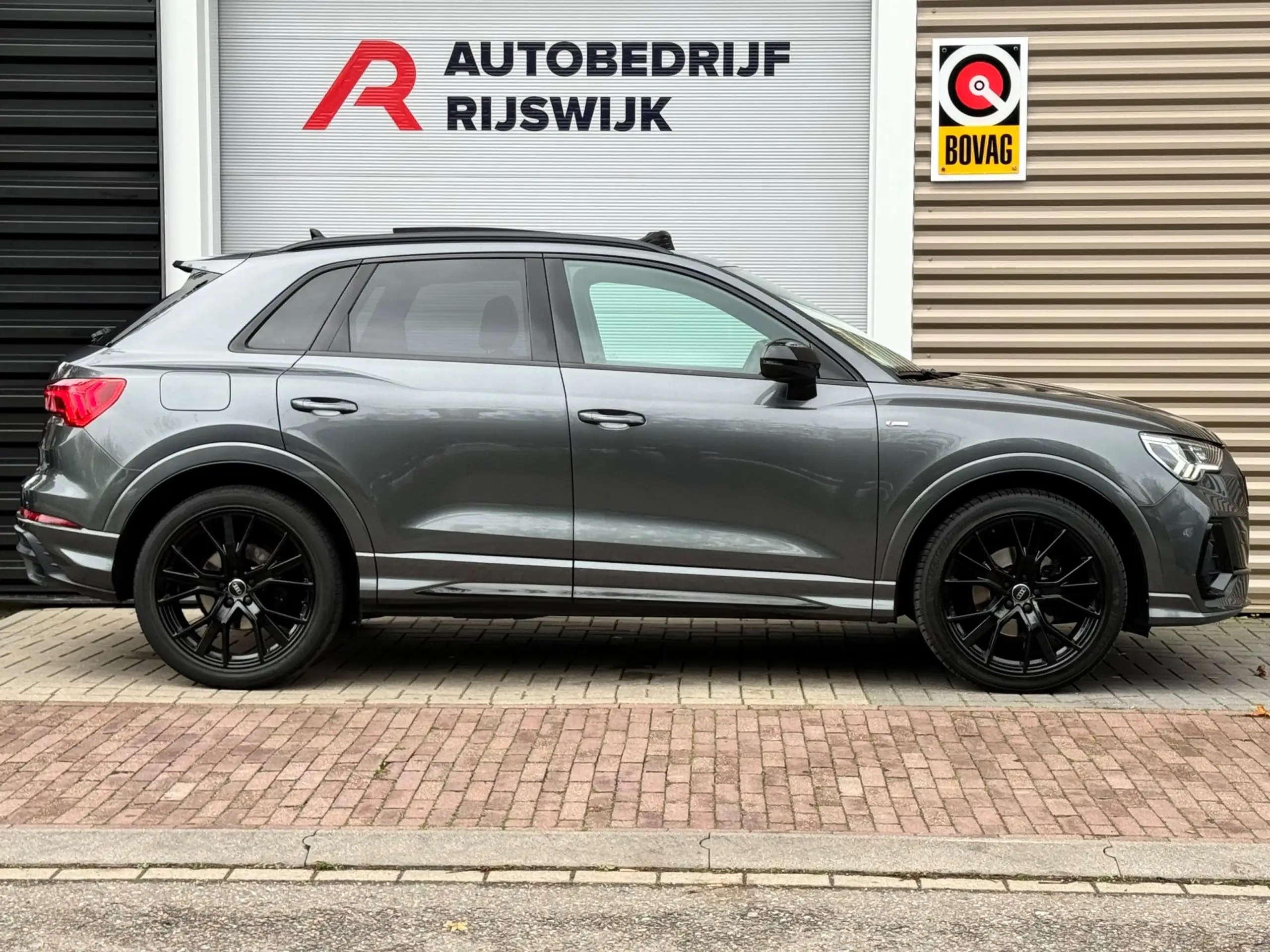 Audi - Q3