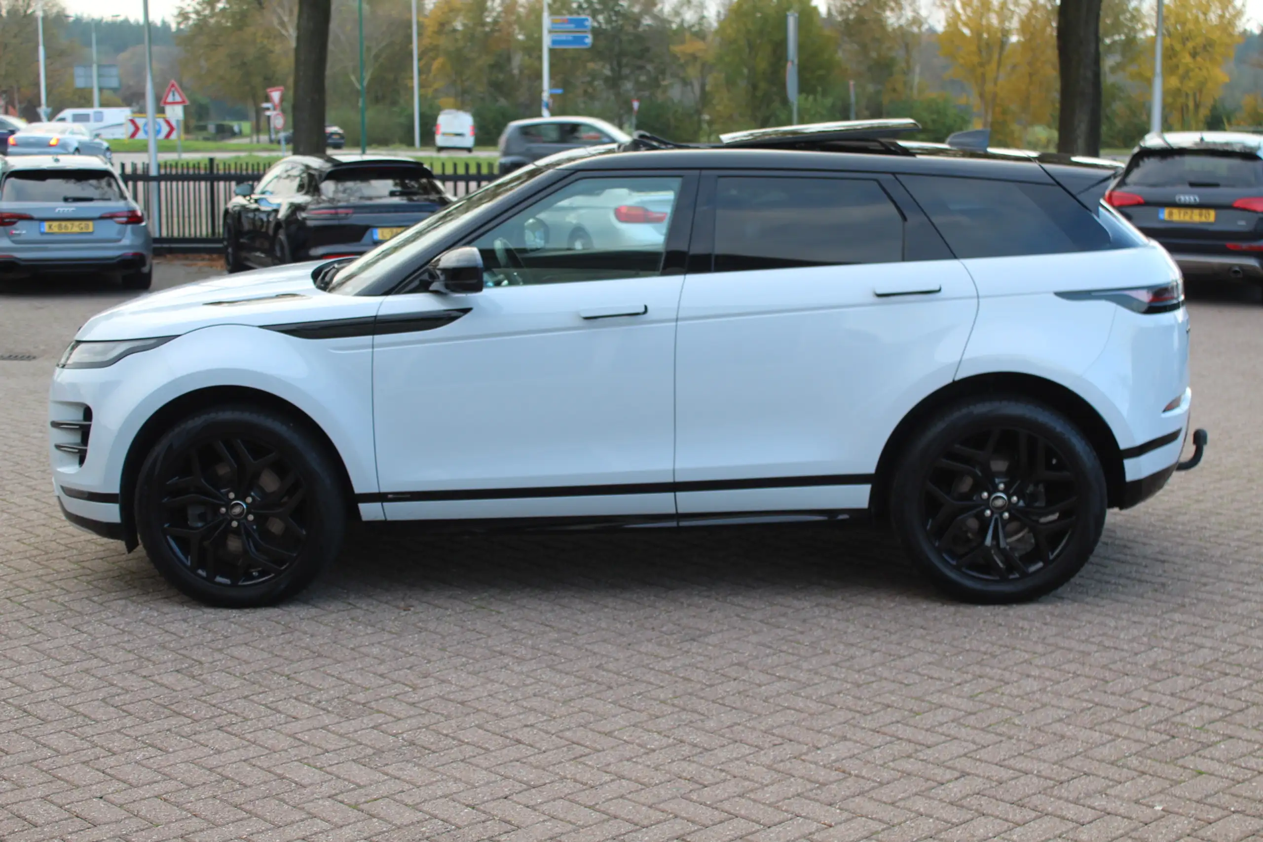 Land Rover - Range Rover Evoque