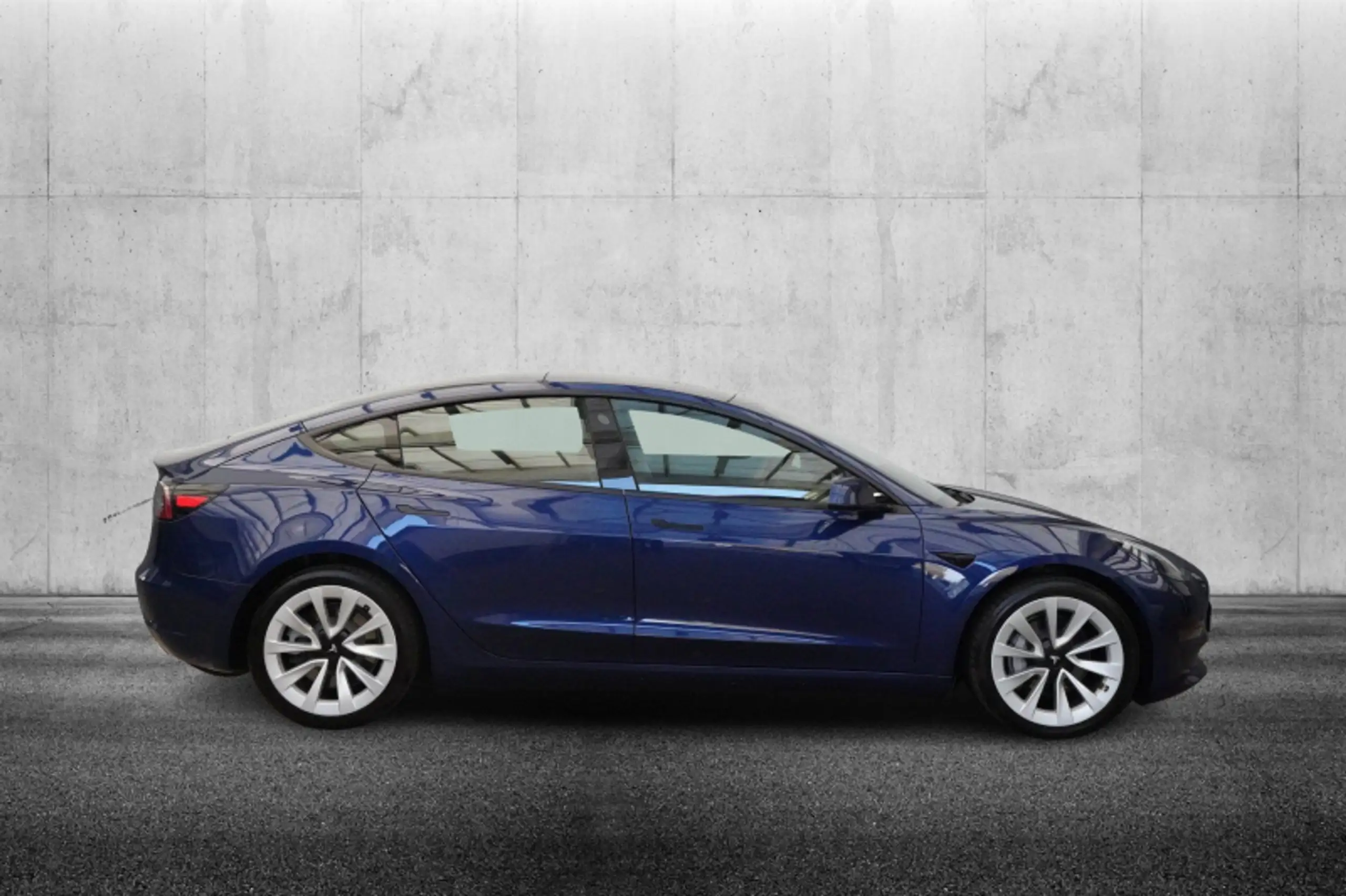 Tesla - Model 3