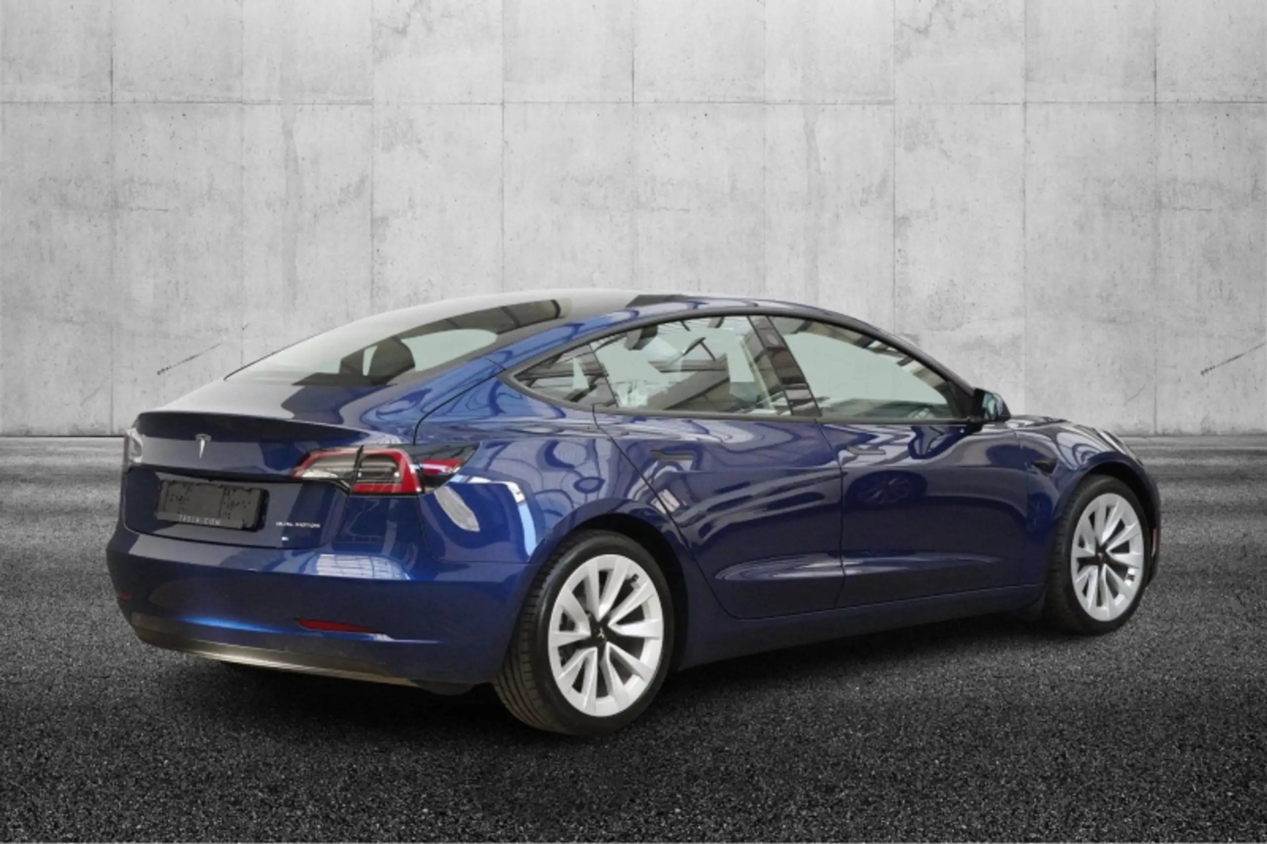 Tesla - Model 3