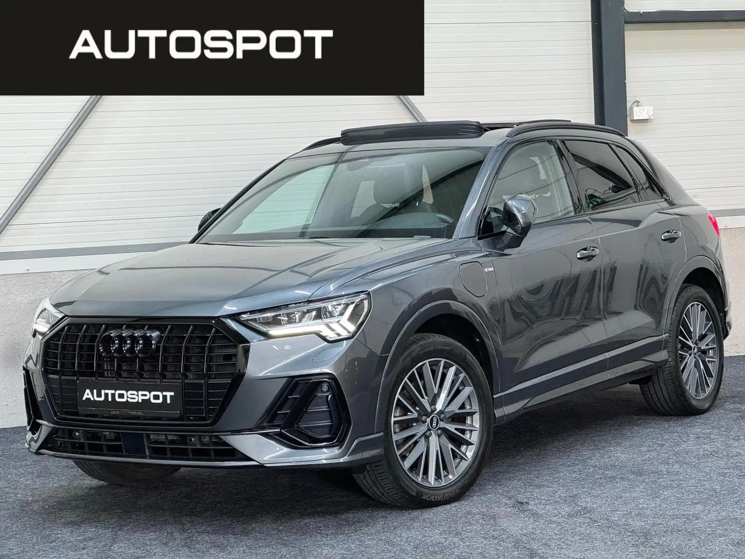 Audi - Q3