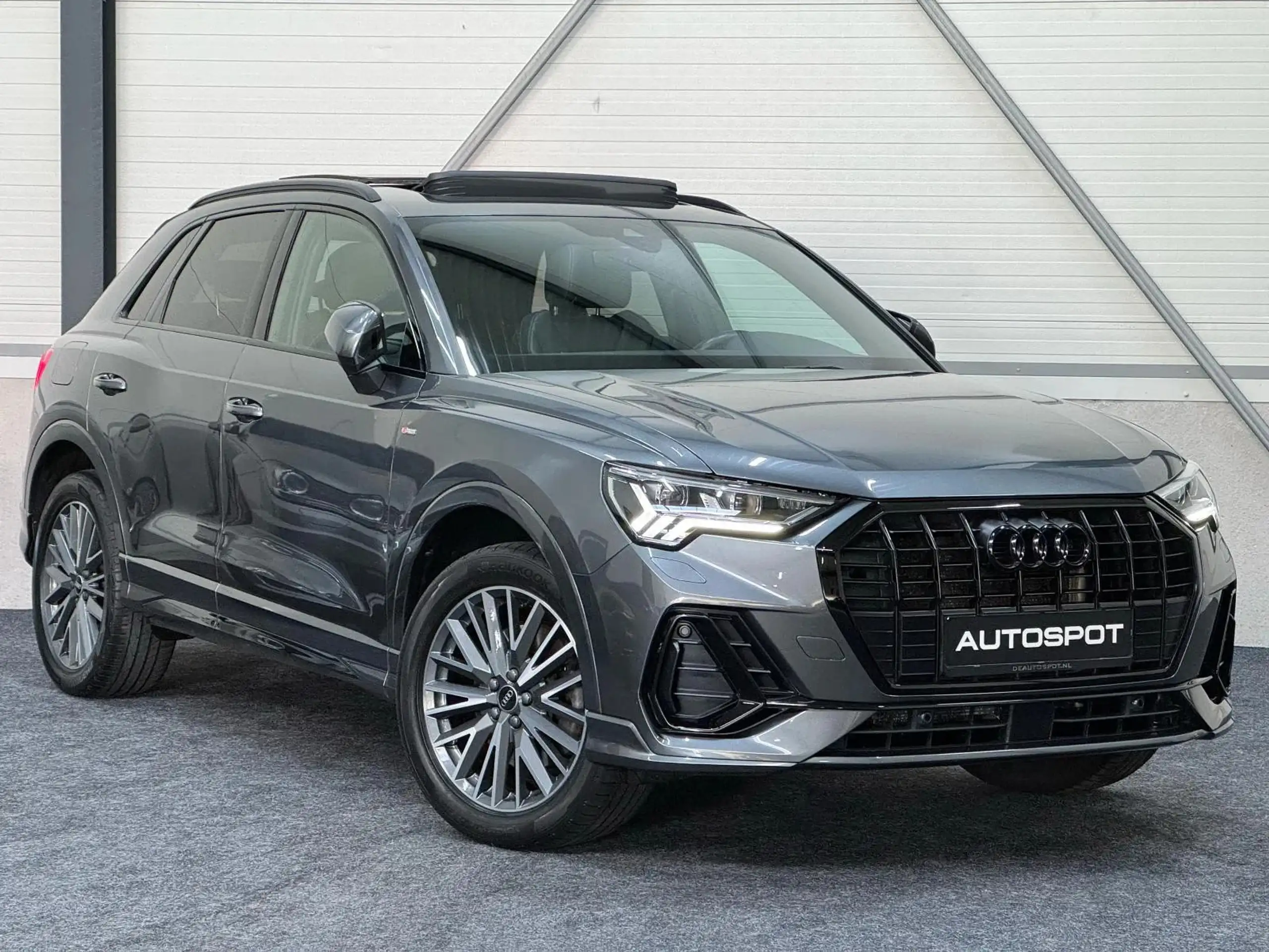 Audi - Q3