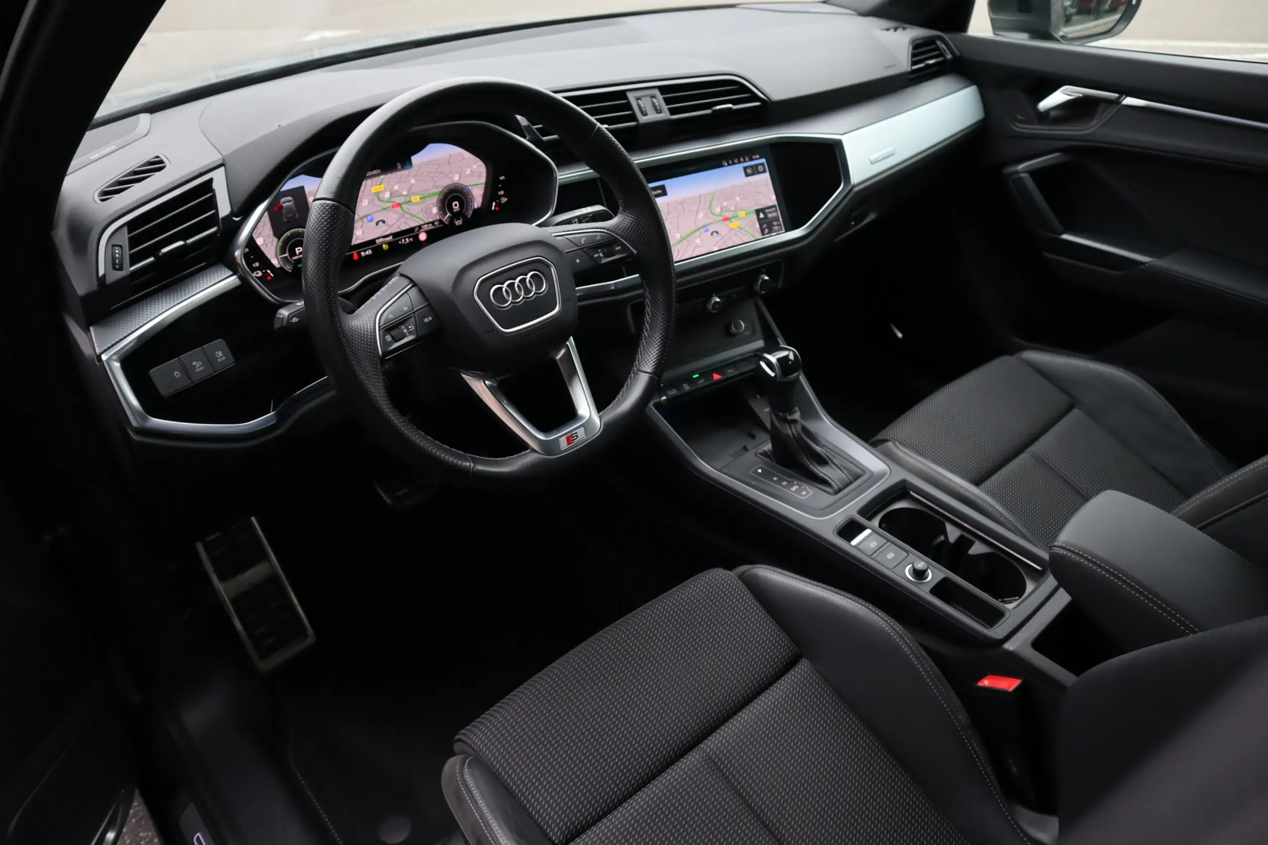 Audi - Q3