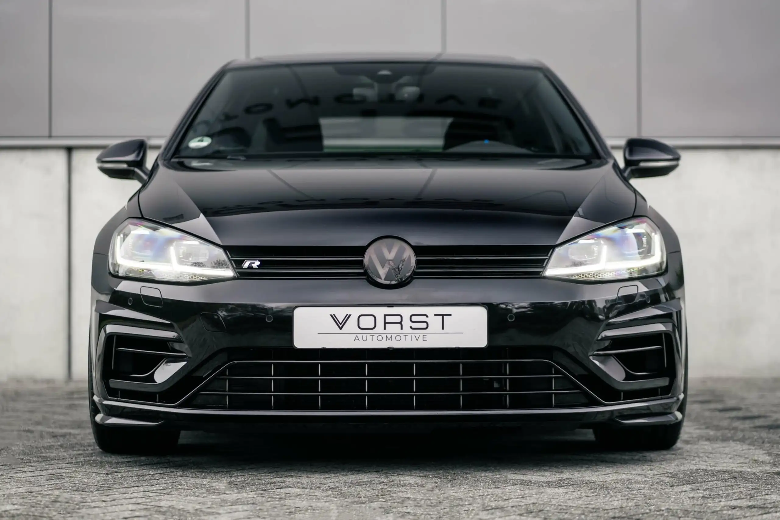 Volkswagen - Golf