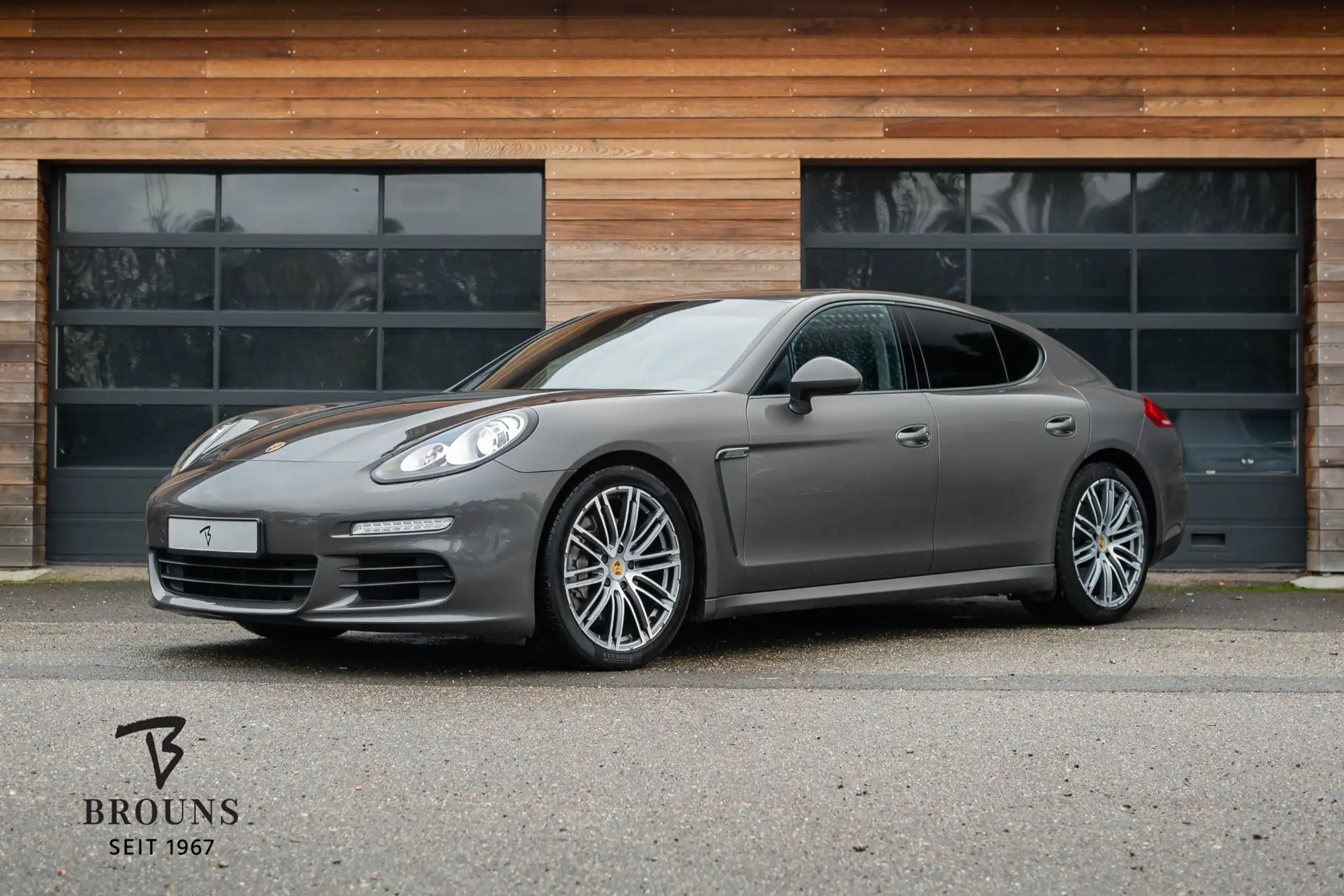 Porsche - Panamera