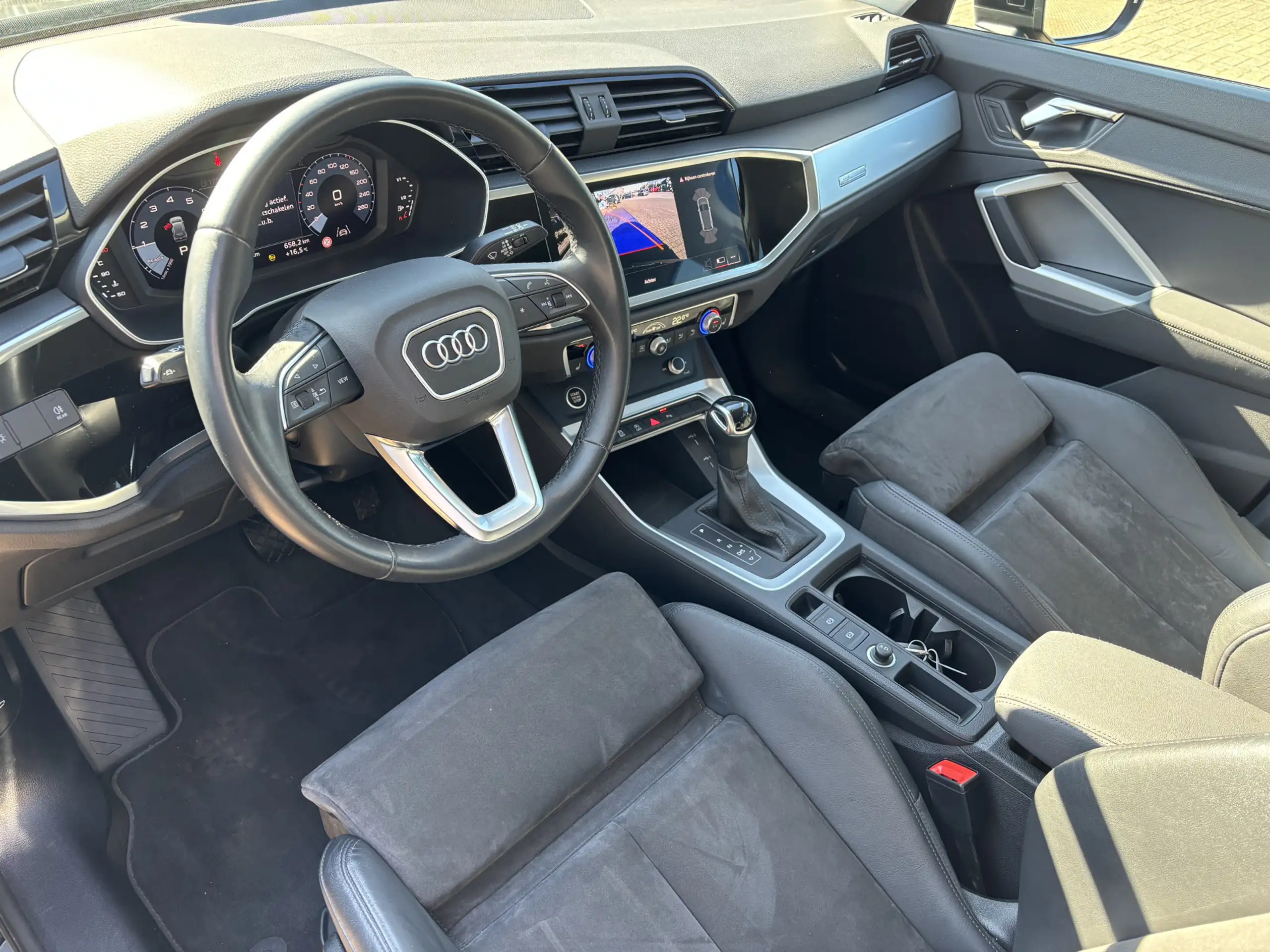 Audi - Q3