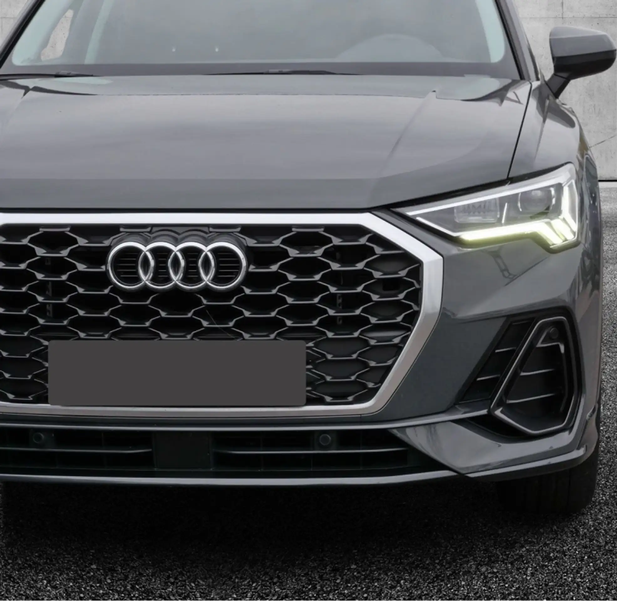 Audi - Q3