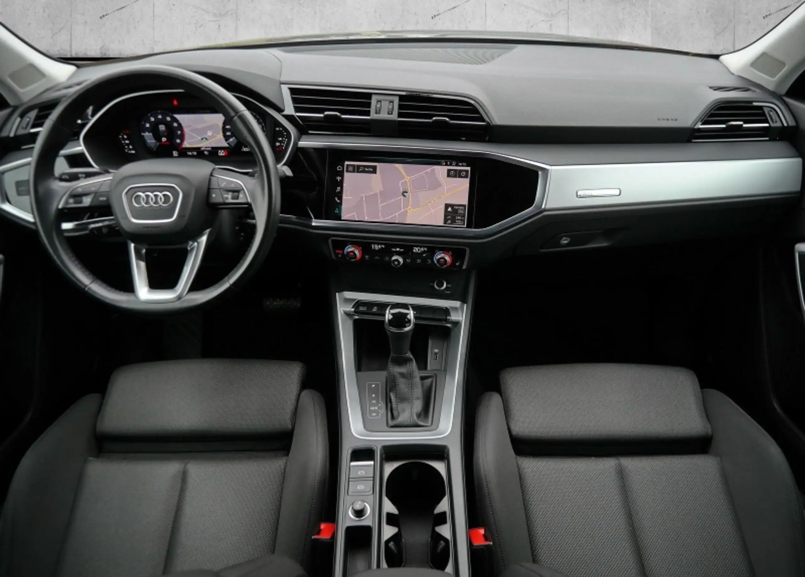 Audi - Q3