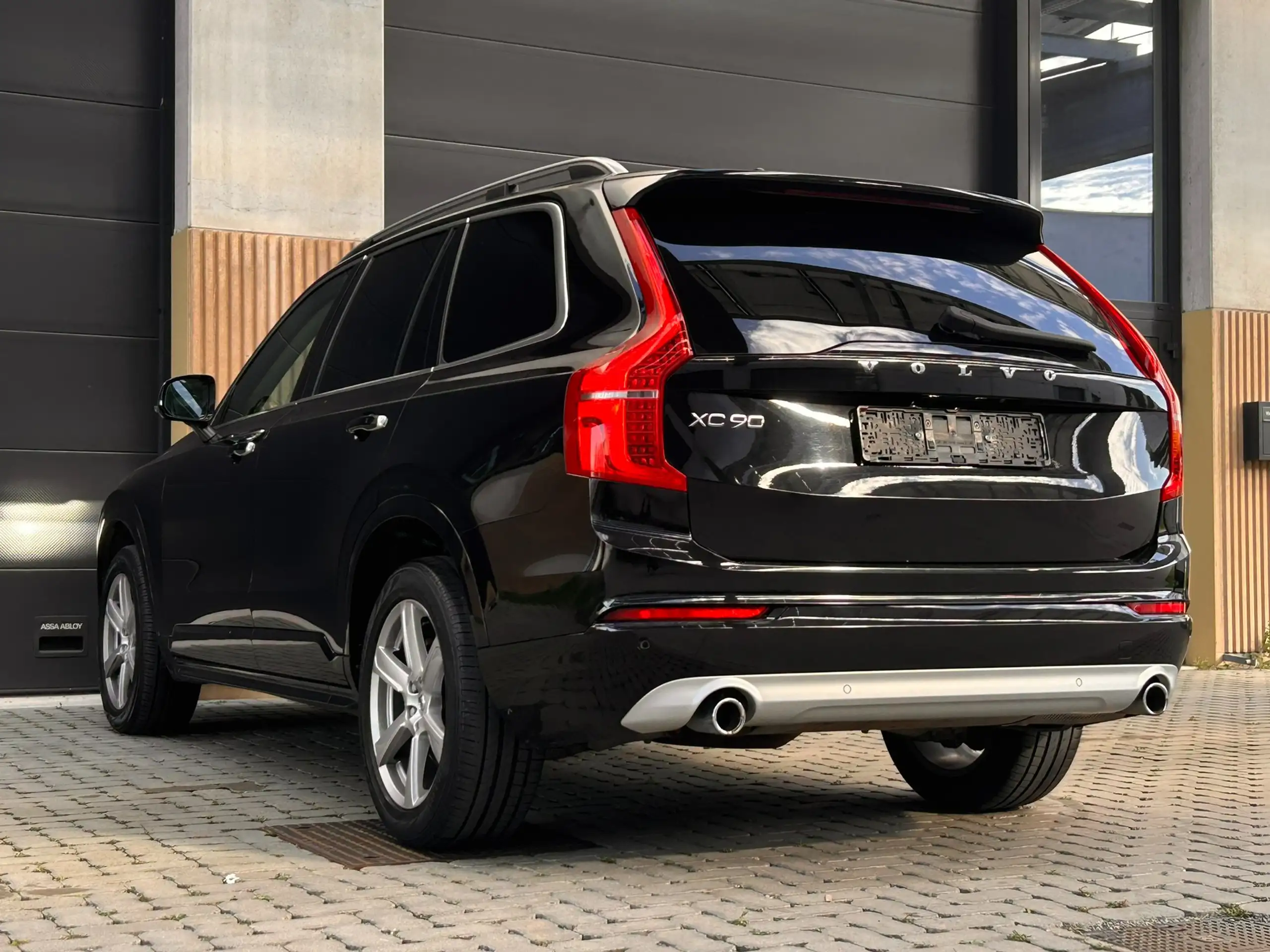 Volvo - XC90