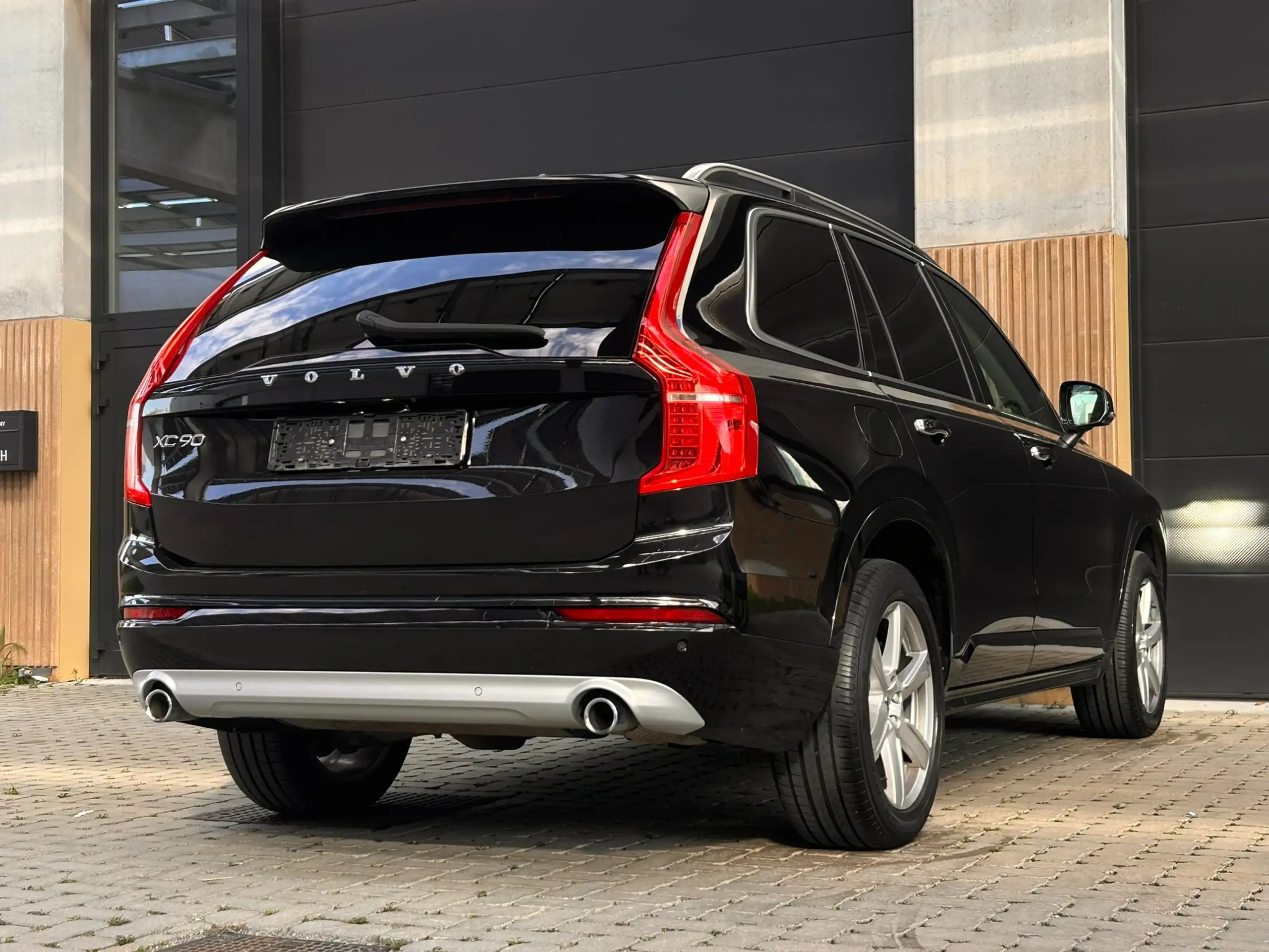 Volvo - XC90