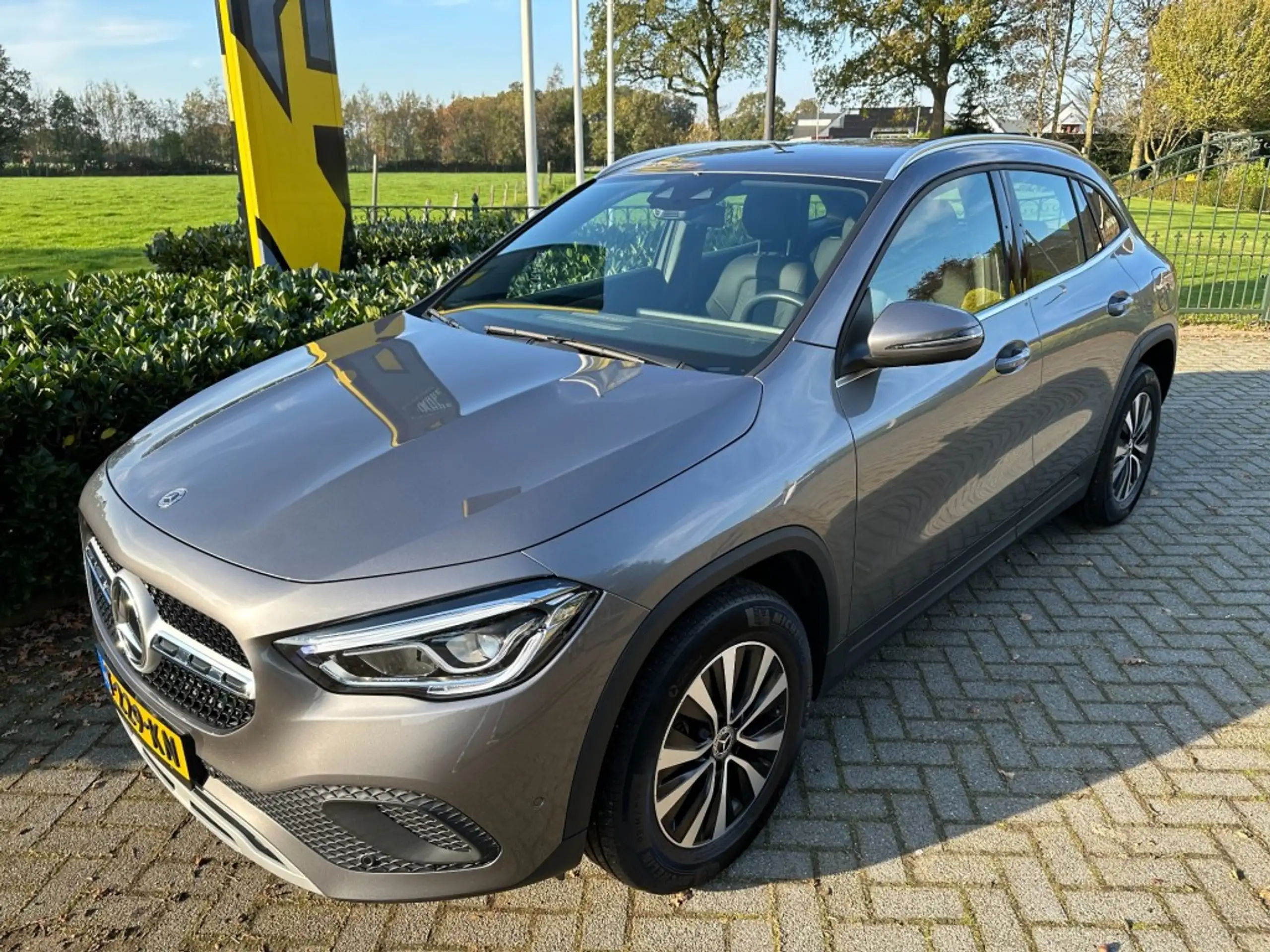 Mercedes-Benz - GLA 200