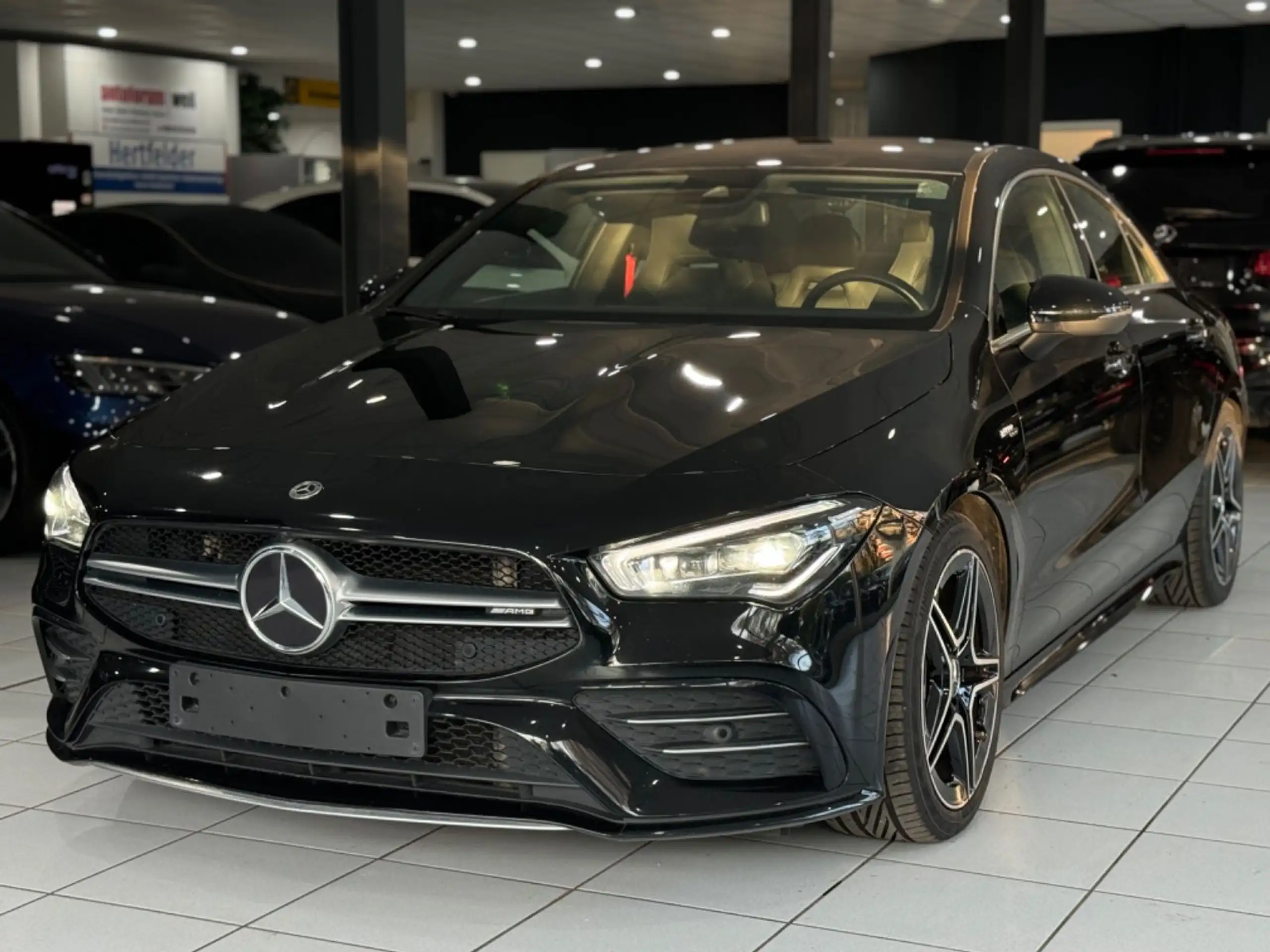 Mercedes-Benz - CLA 35 AMG