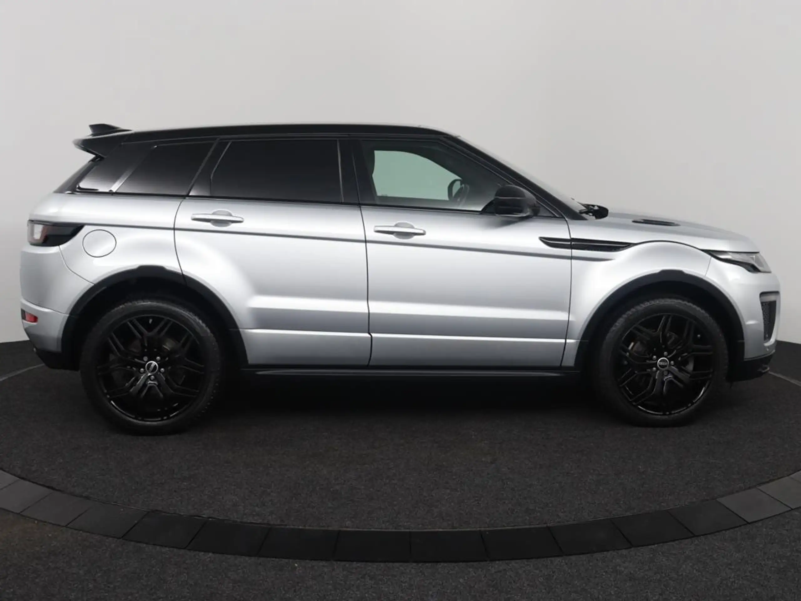 Land Rover - Range Rover Evoque