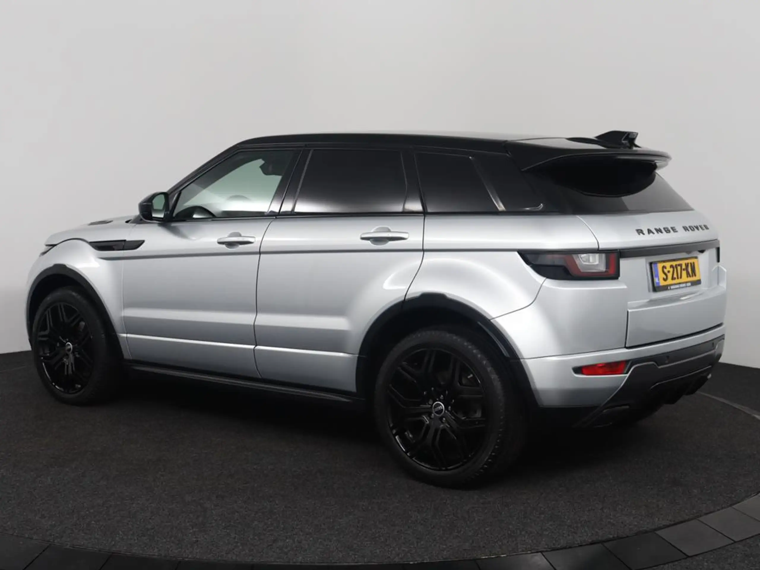 Land Rover - Range Rover Evoque