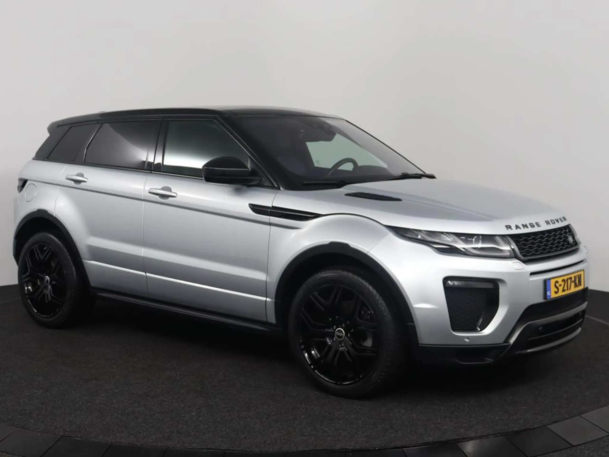 Land Rover - Range Rover Evoque