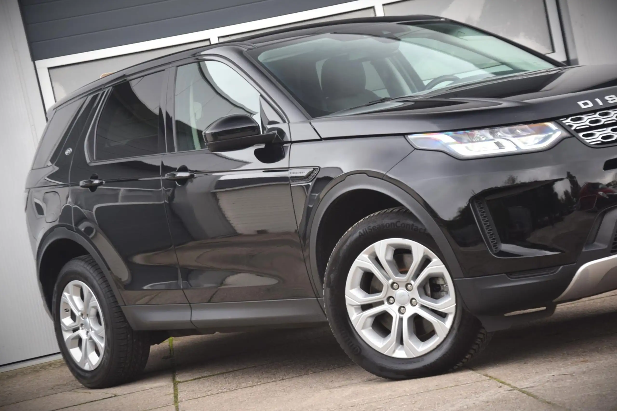 Land Rover - Discovery Sport