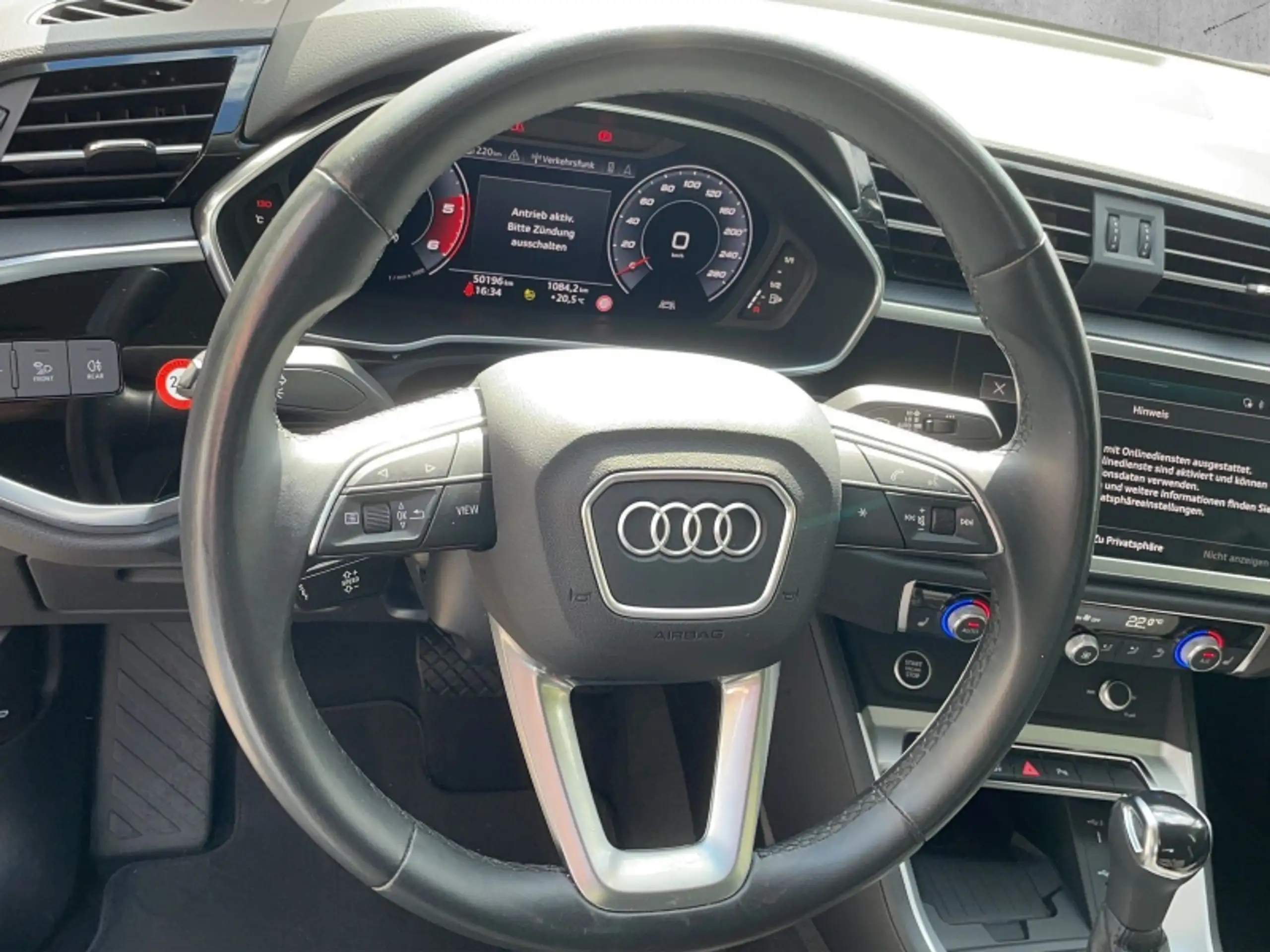 Audi - Q3