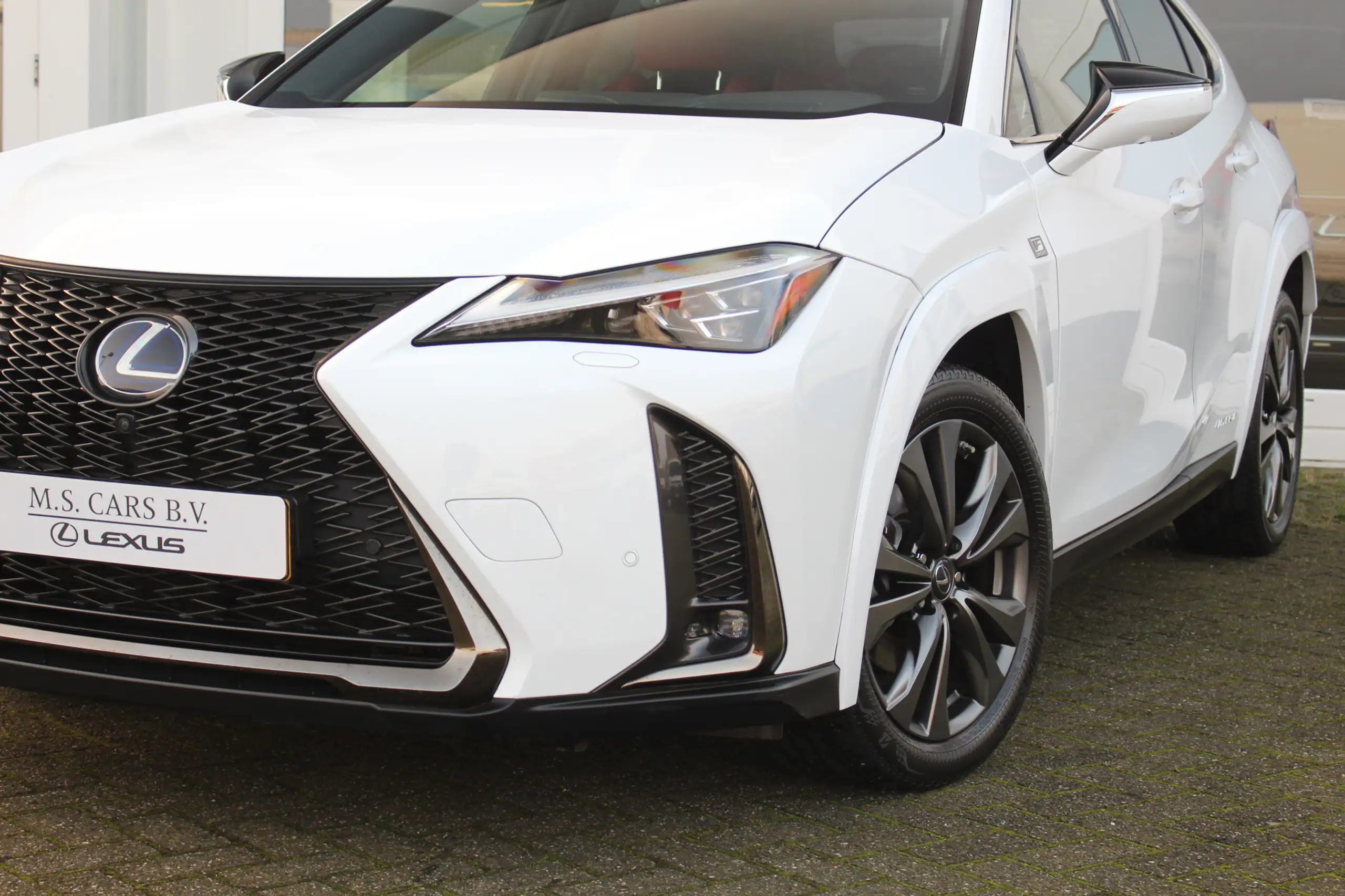 Lexus - UX 250h