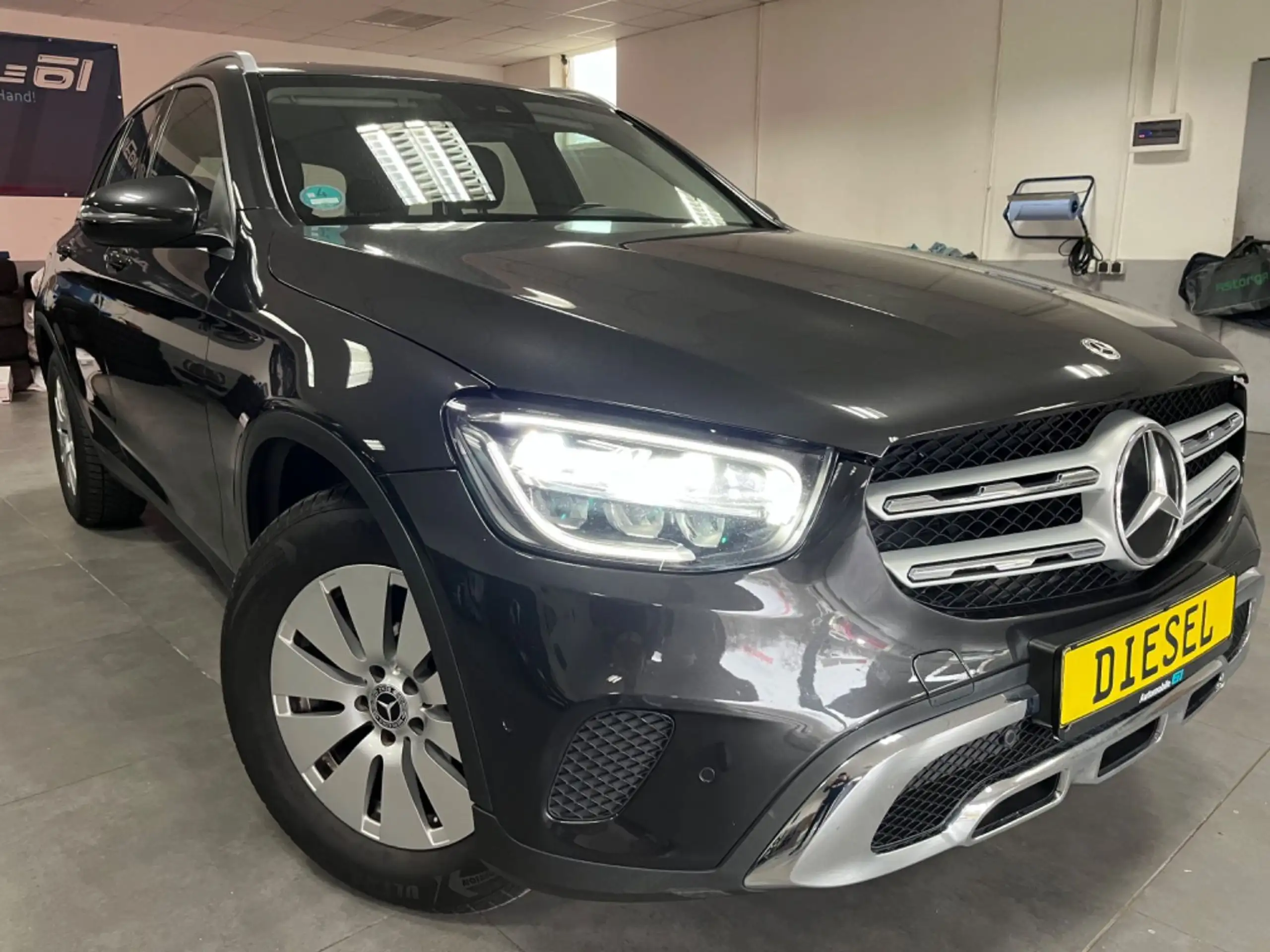 Mercedes-Benz - GLC 220