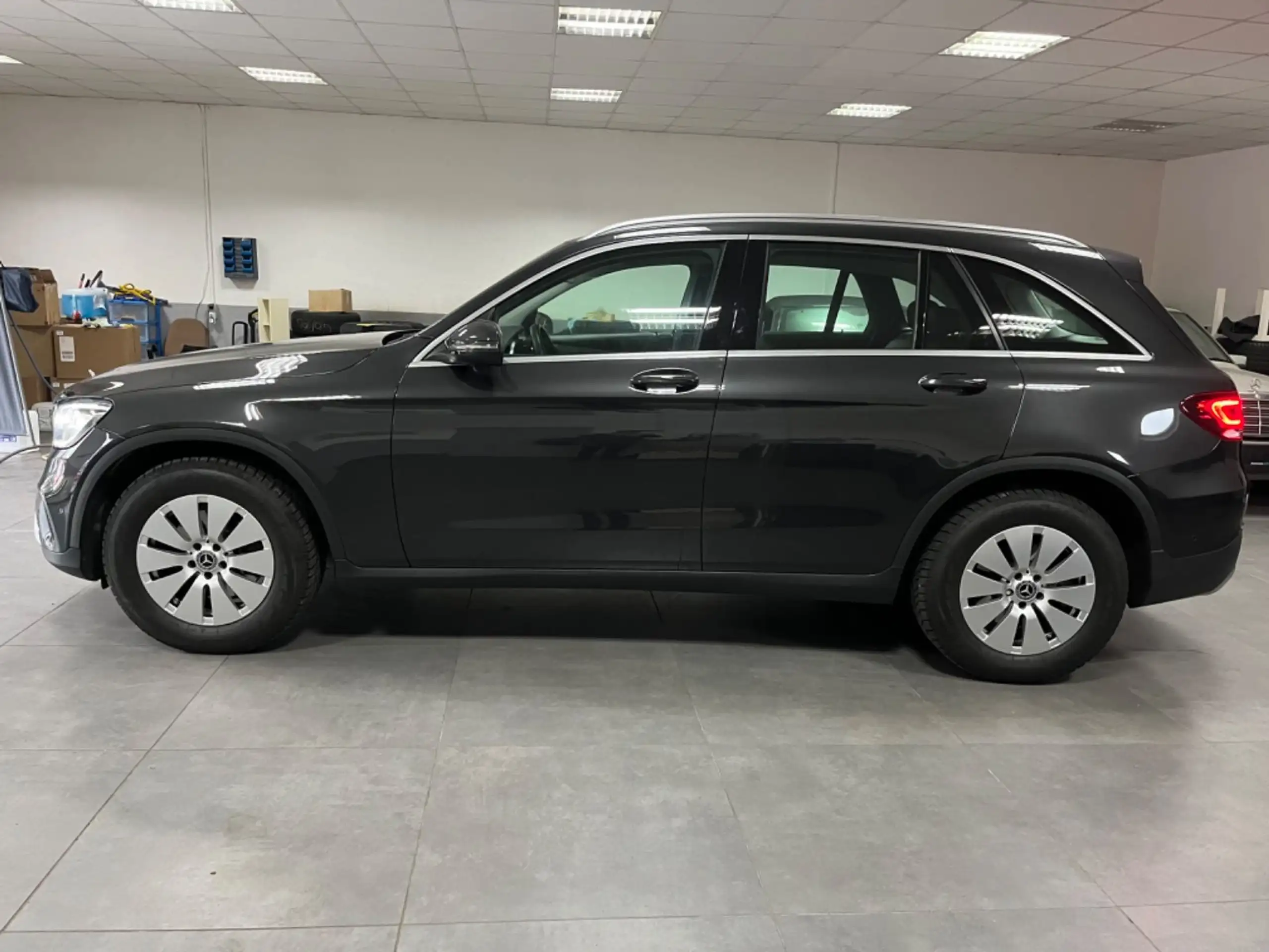 Mercedes-Benz - GLC 220