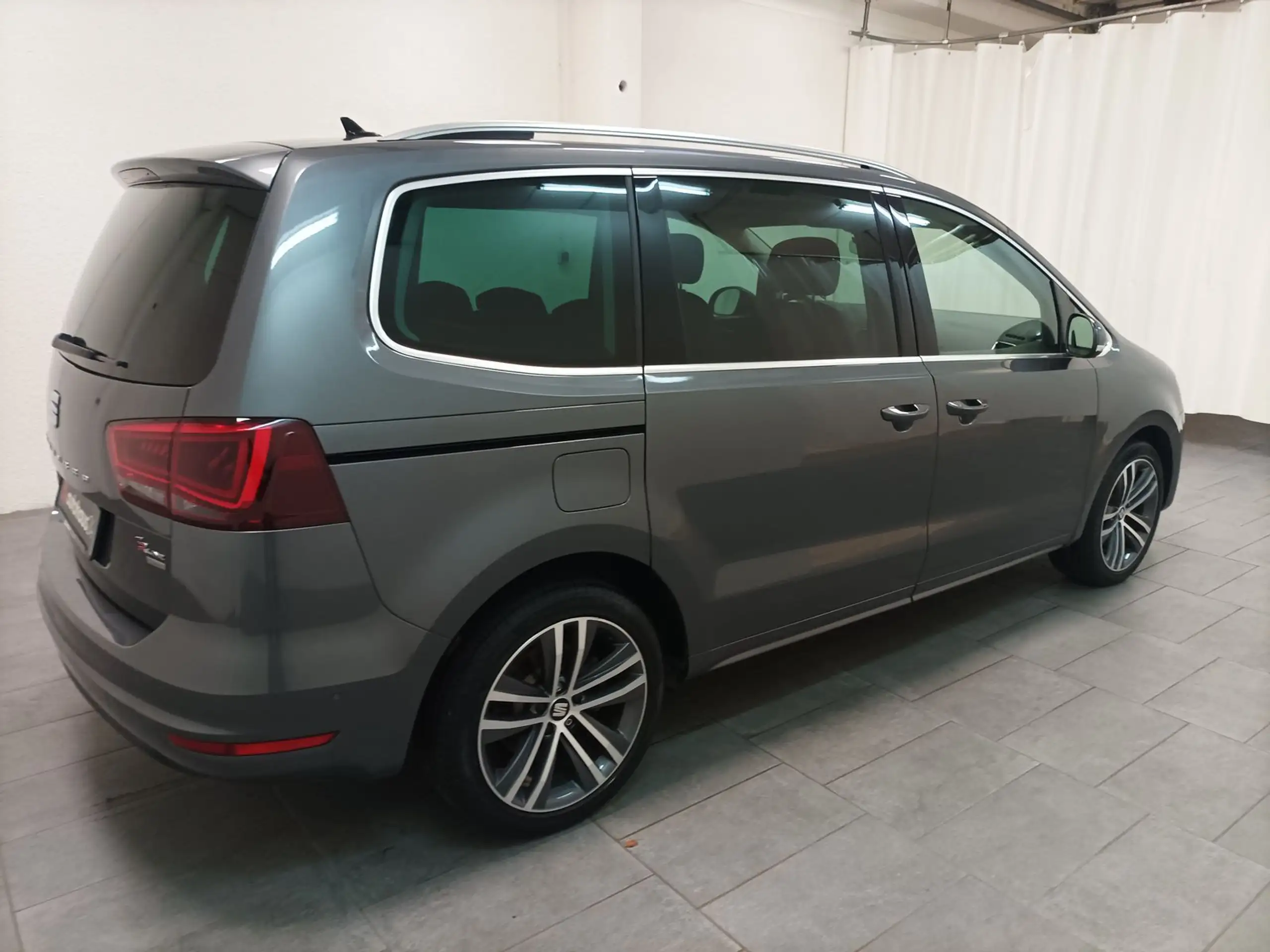 SEAT - Alhambra