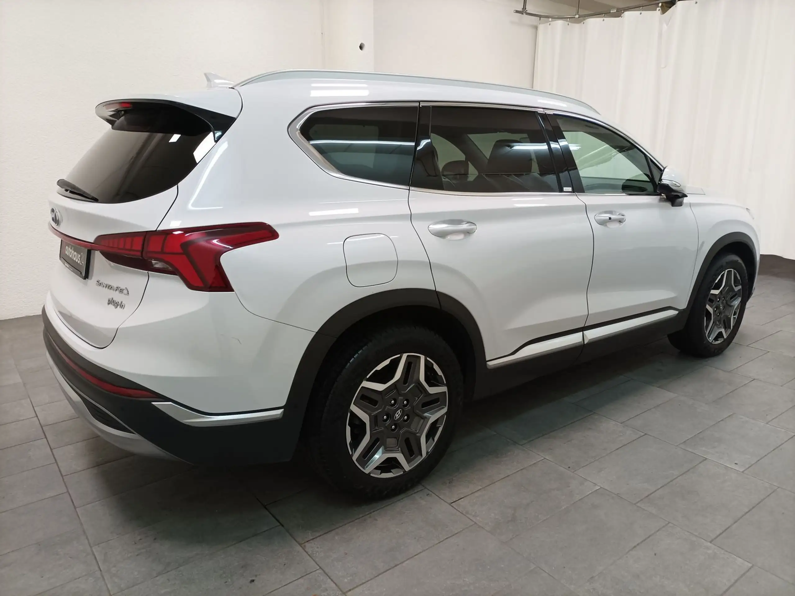 Hyundai - SANTA FE