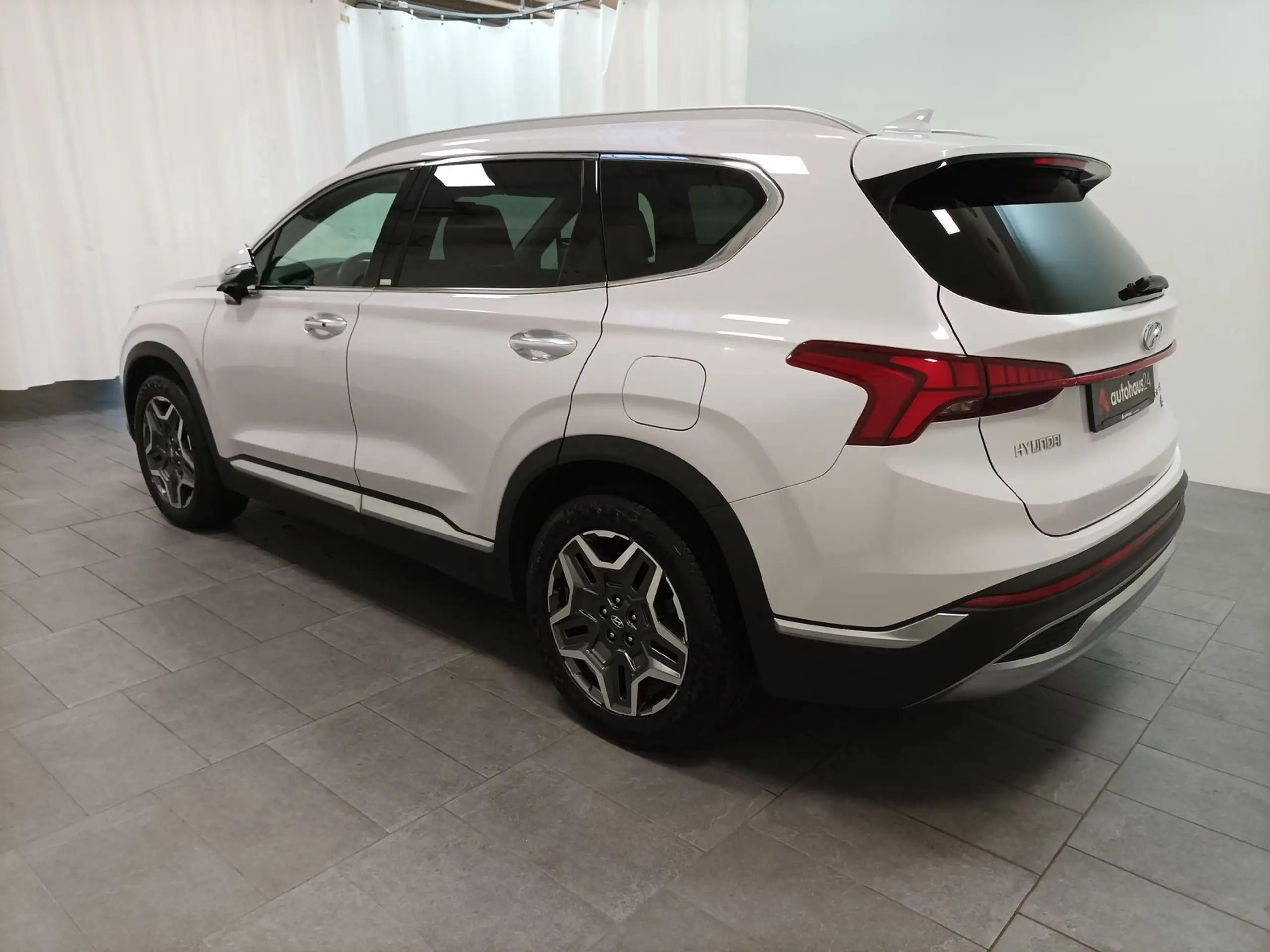 Hyundai - SANTA FE