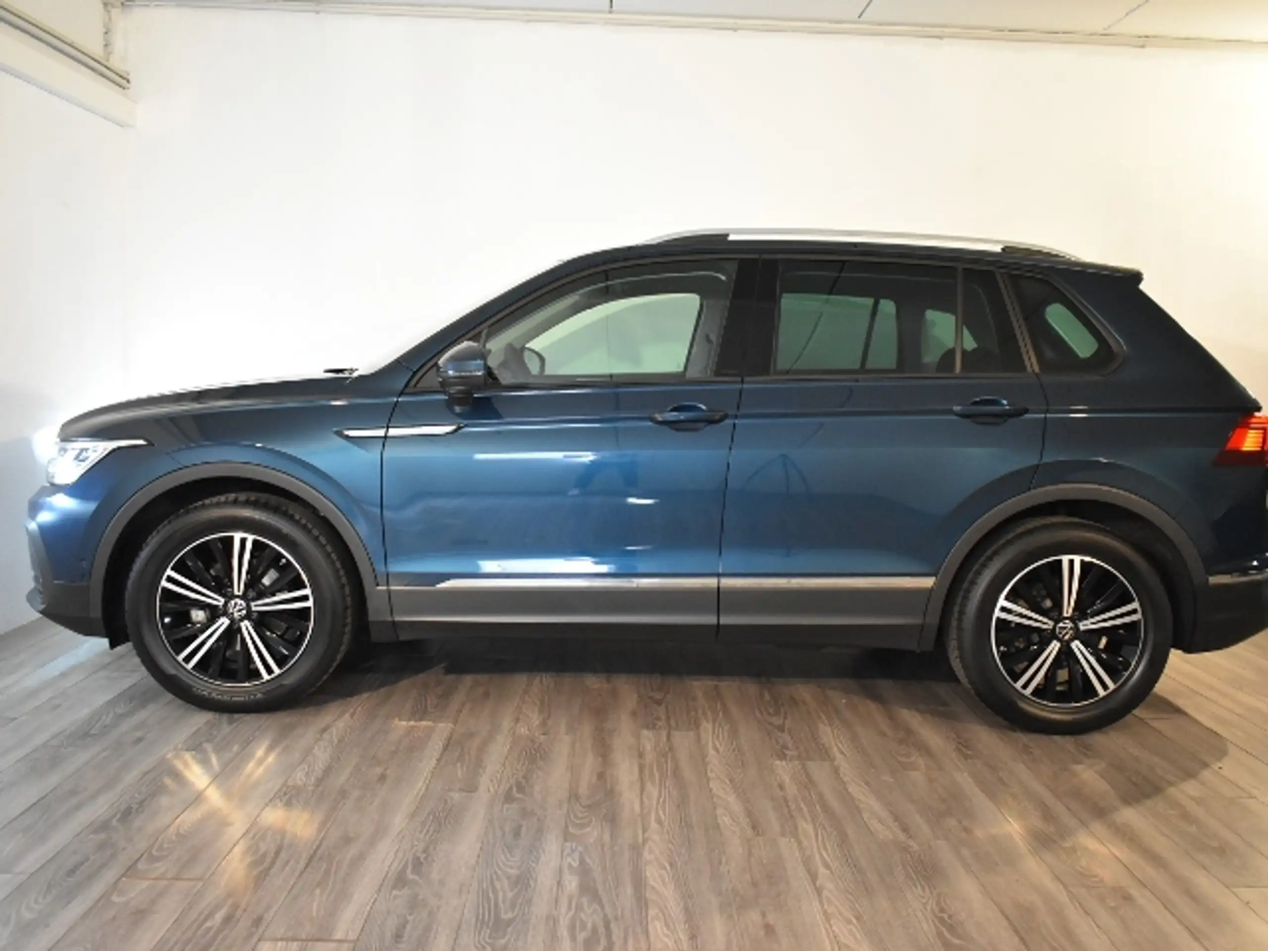 Volkswagen - Tiguan