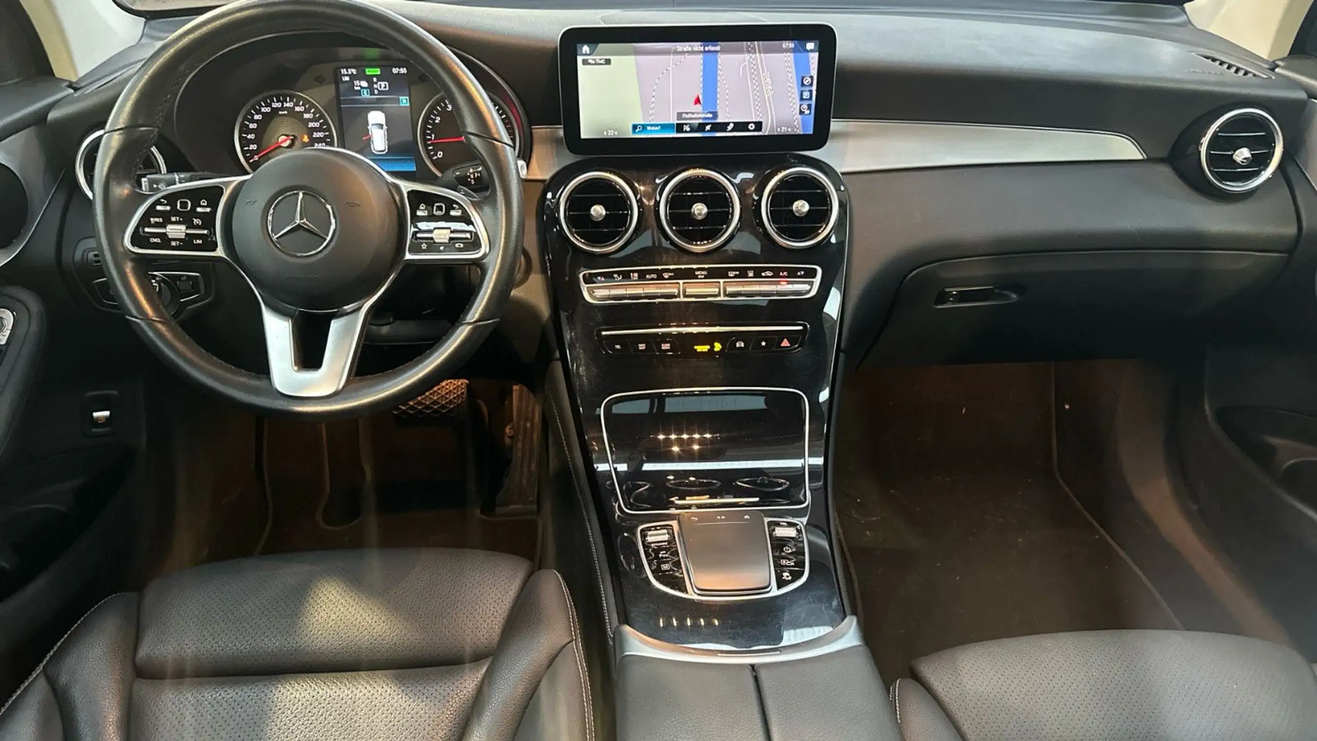 Mercedes-Benz - GLC 300