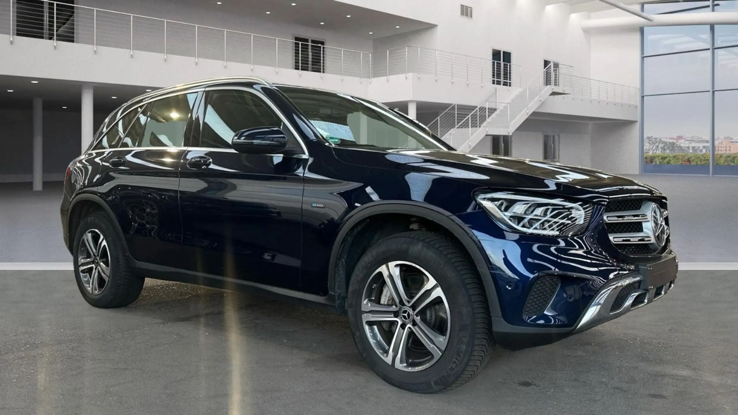 Mercedes-Benz - GLC 300