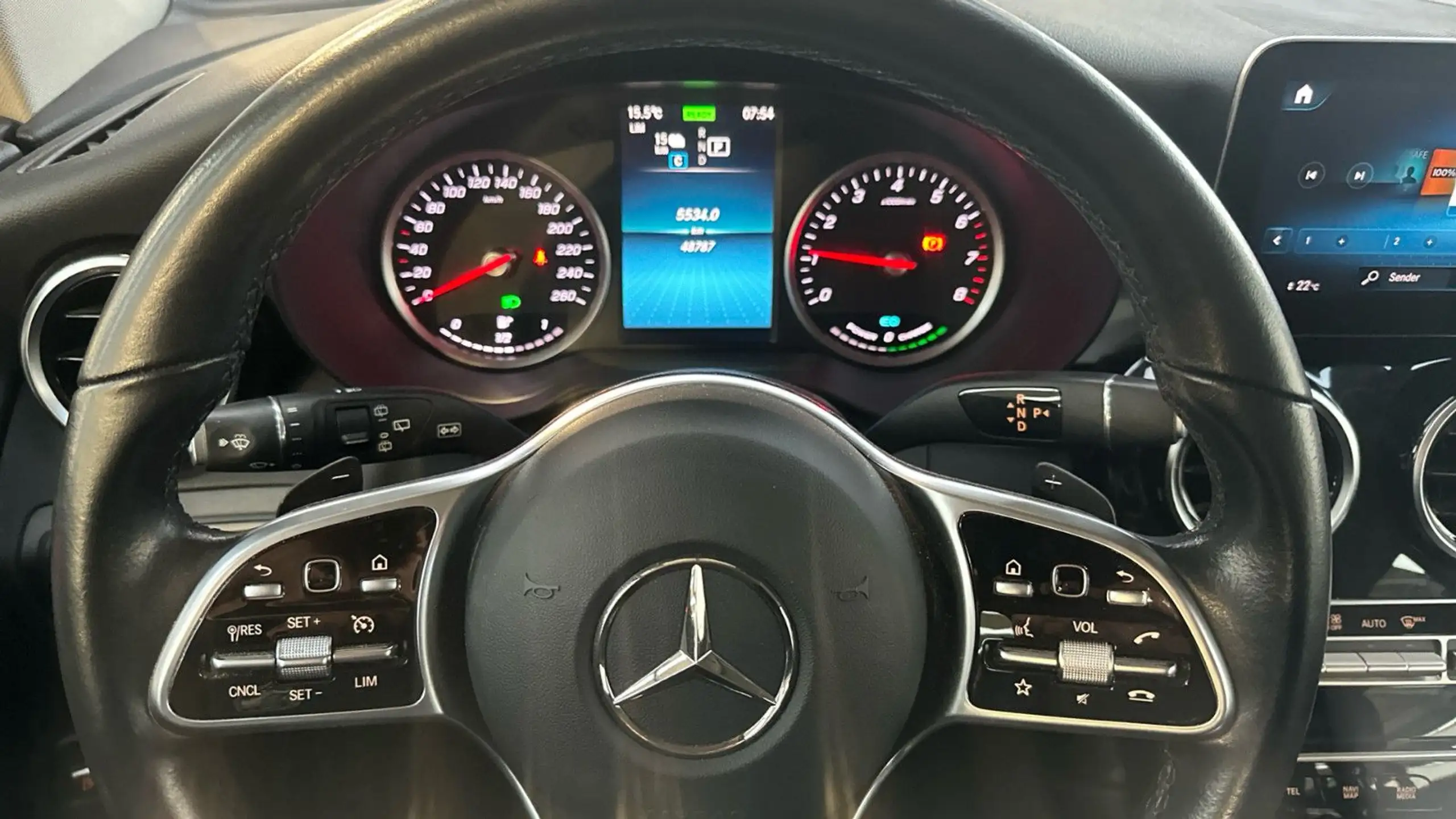 Mercedes-Benz - GLC 300