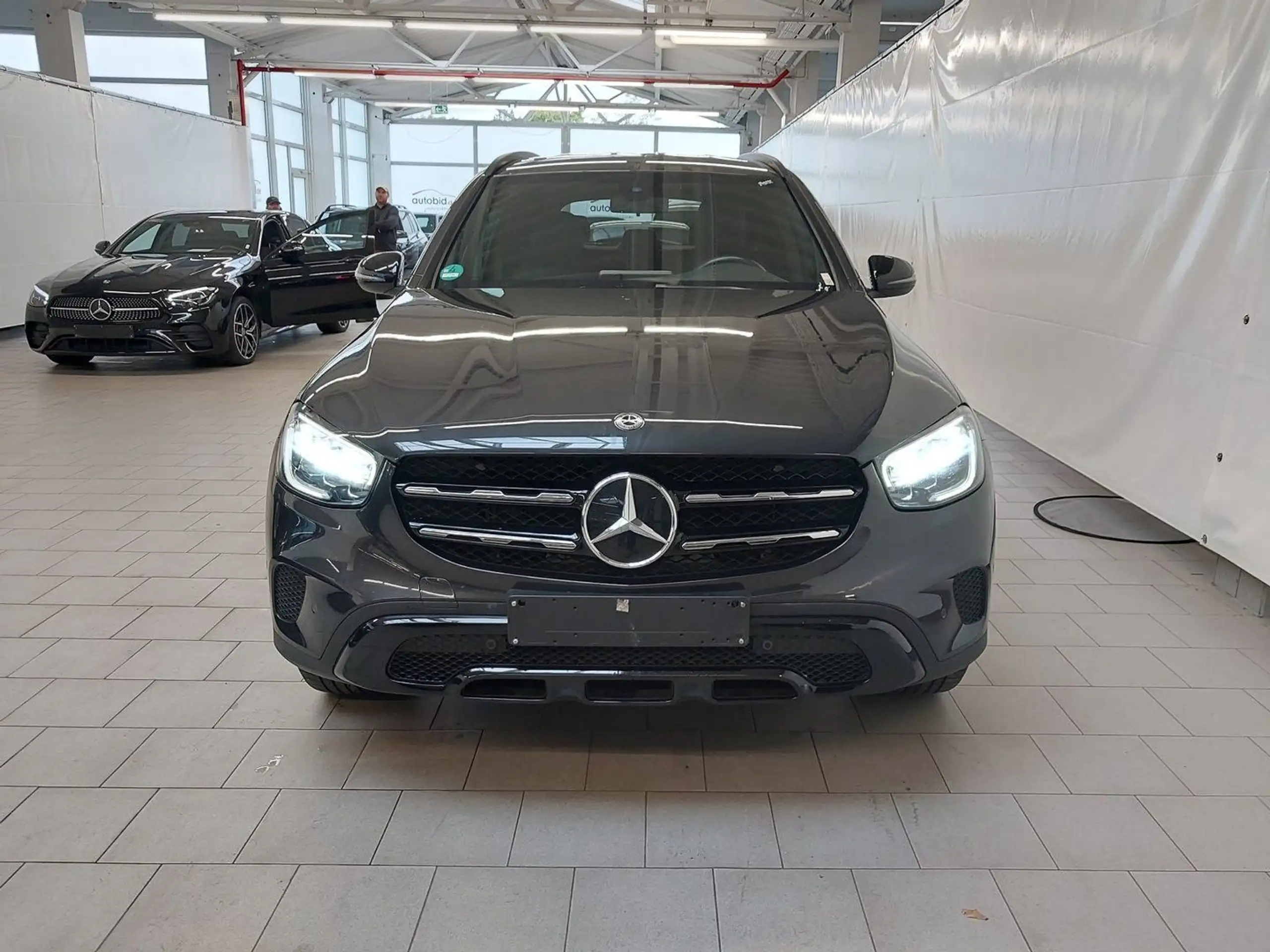 Mercedes-Benz - GLC 300