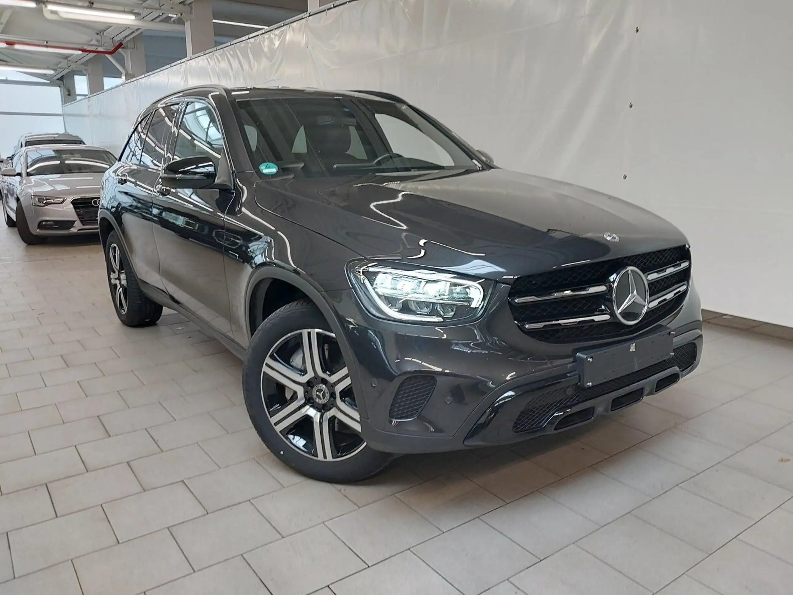 Mercedes-Benz - GLC 300