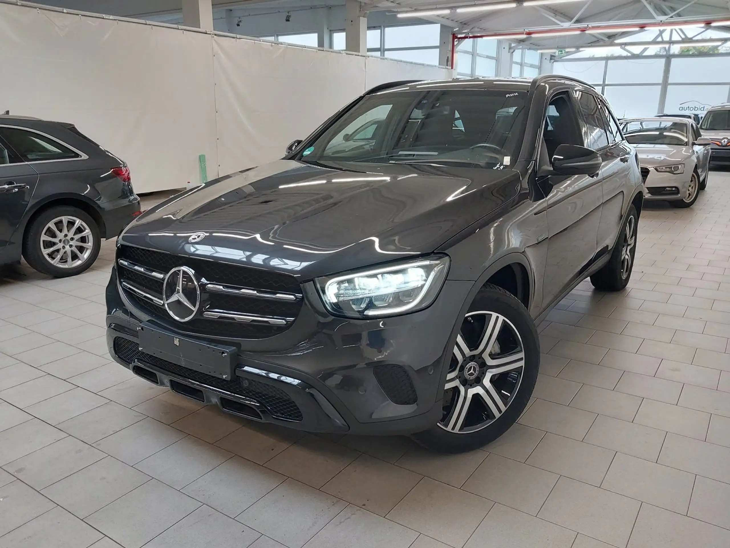 Mercedes-Benz - GLC 300