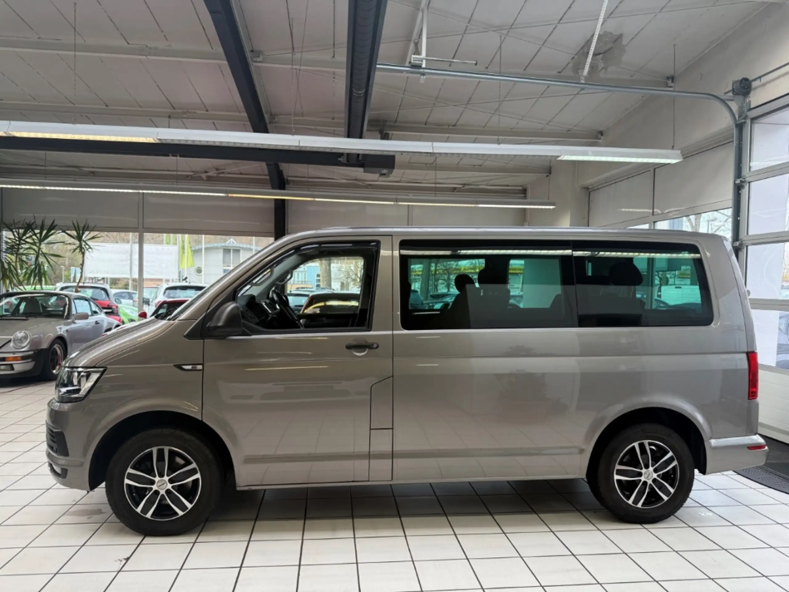 Volkswagen - Transporter