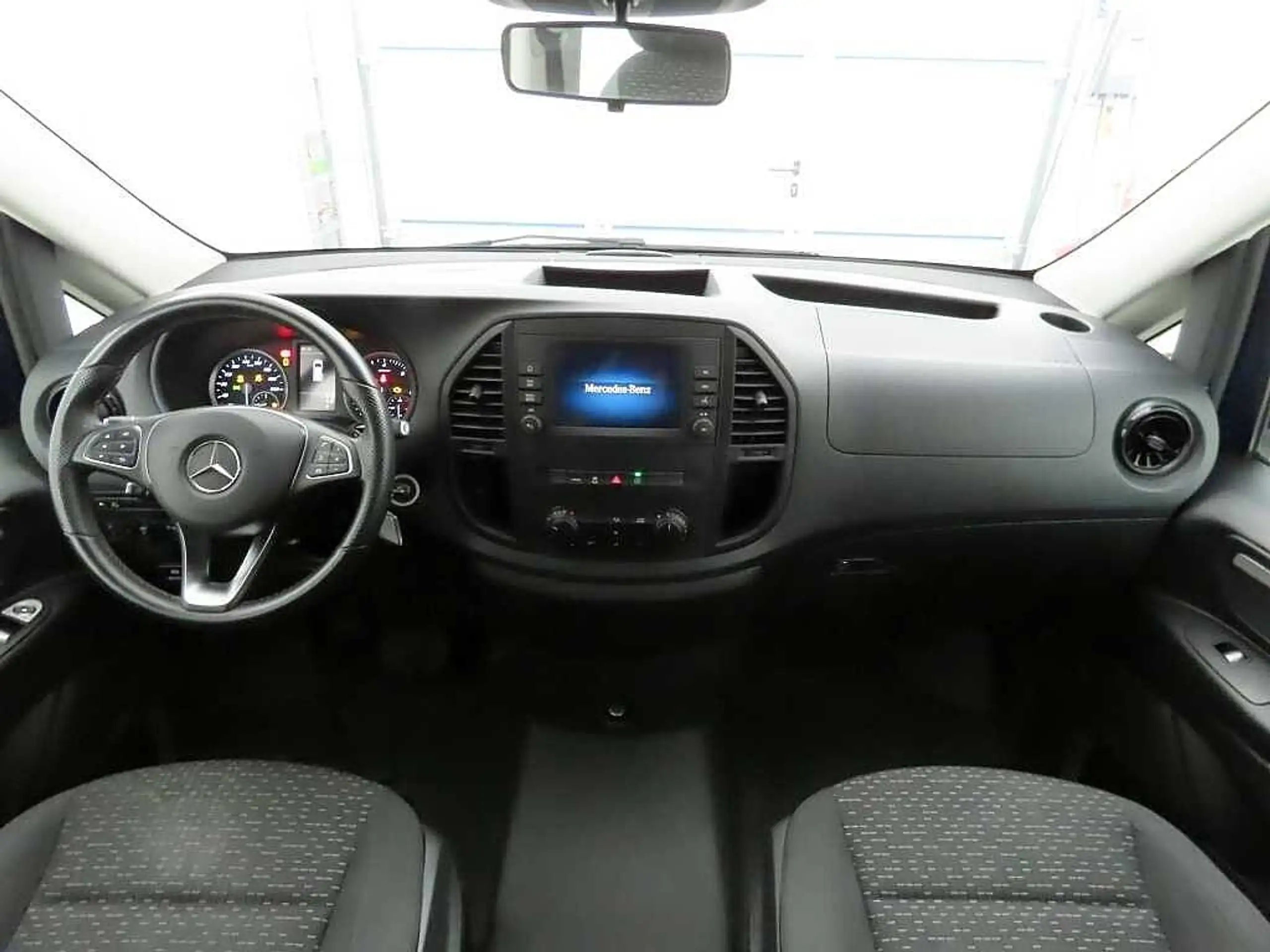 Mercedes-Benz - Vito