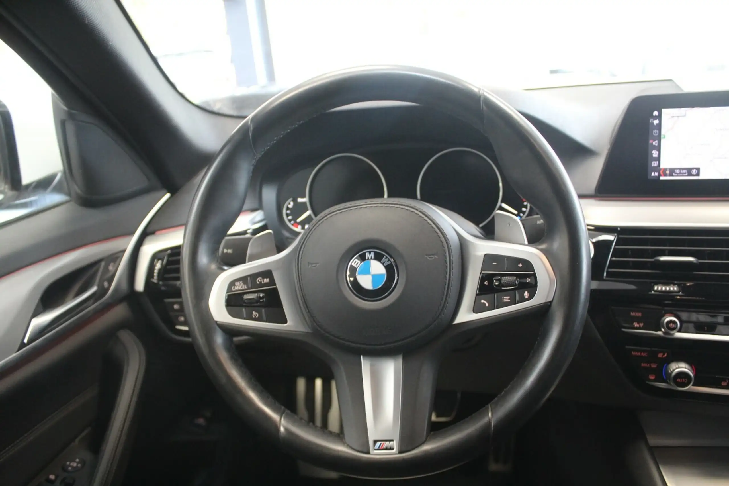 BMW - 520