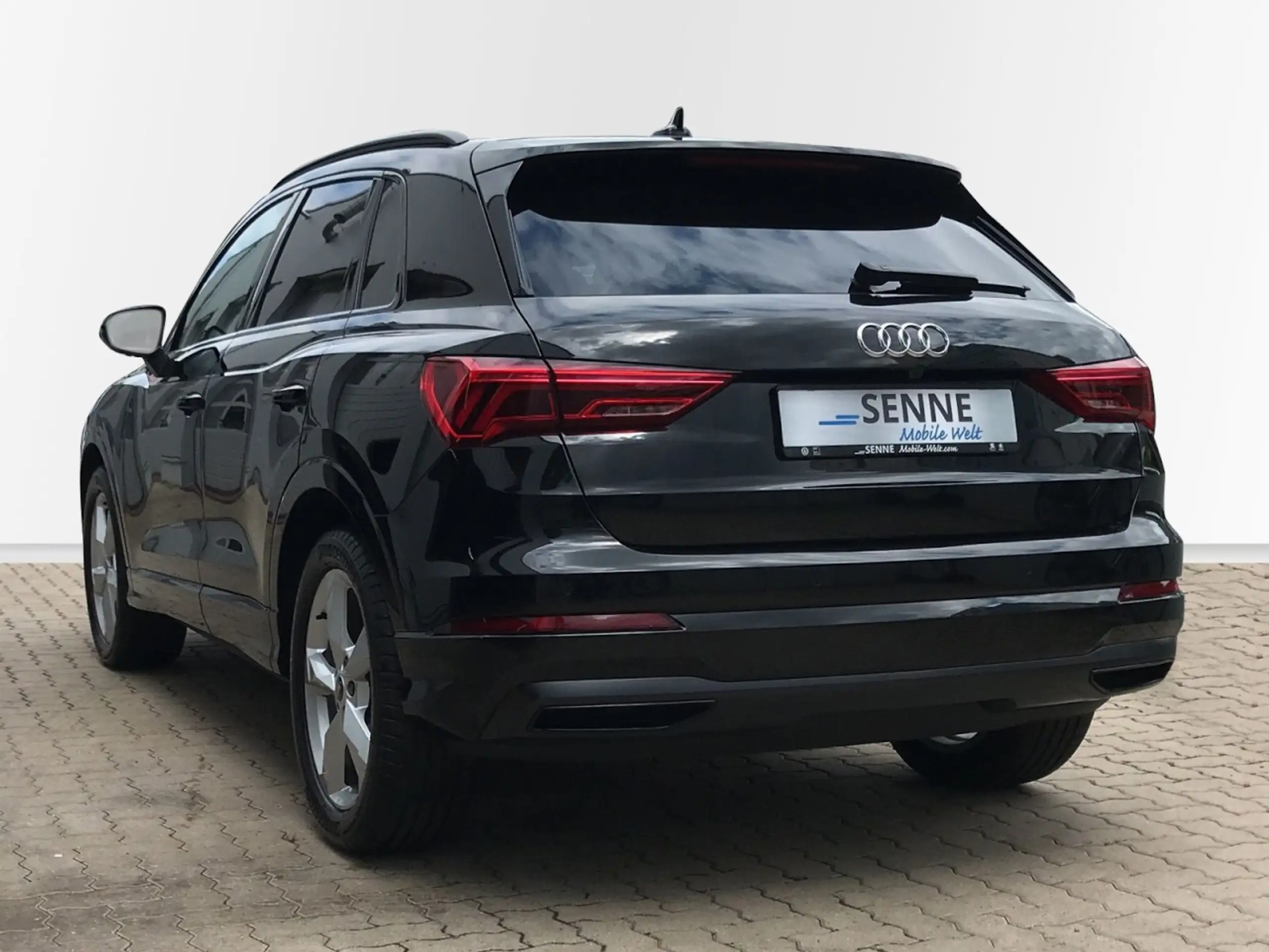 Audi - Q3