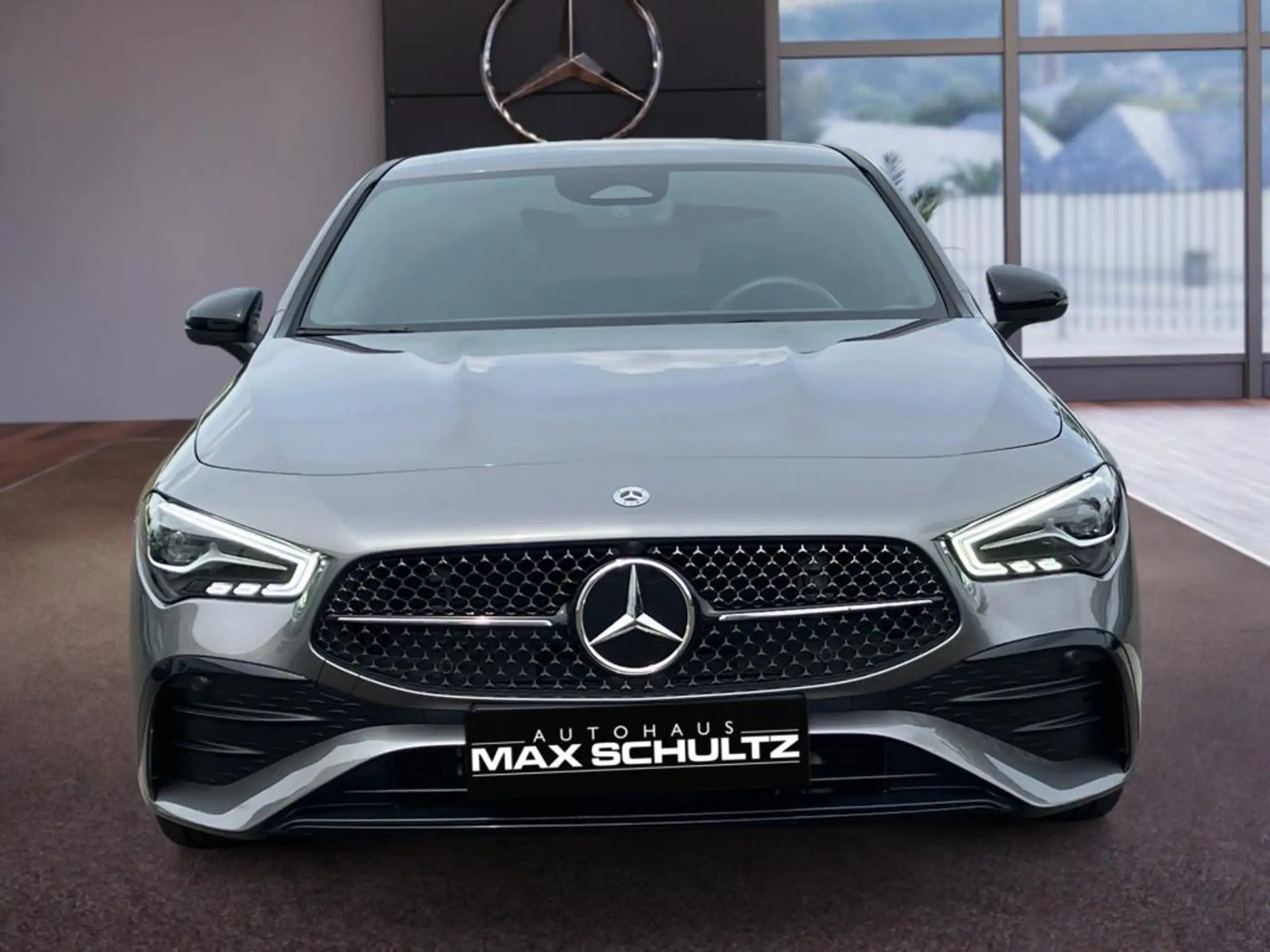 Mercedes-Benz - CLA 200