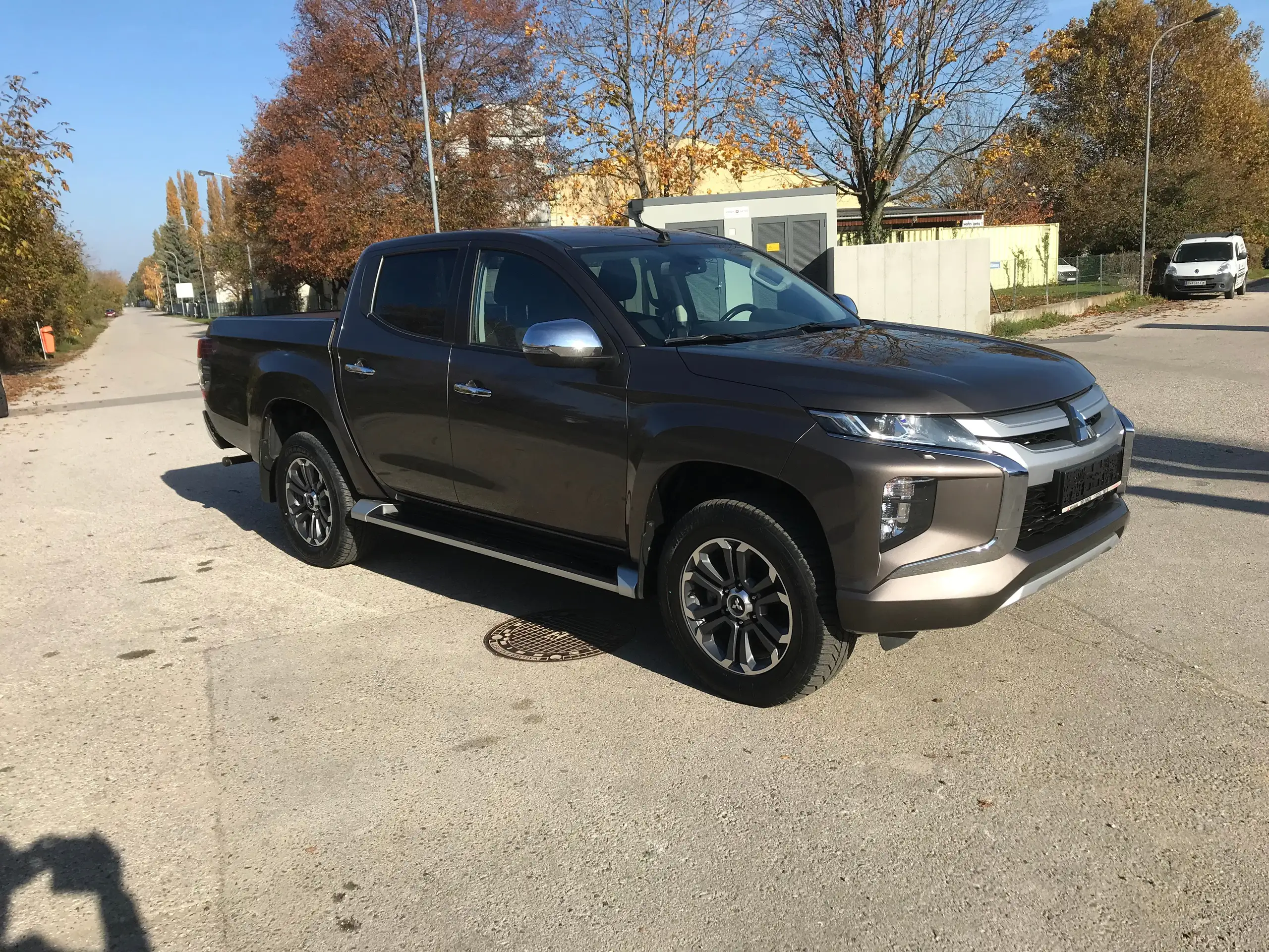 Mitsubishi - L200